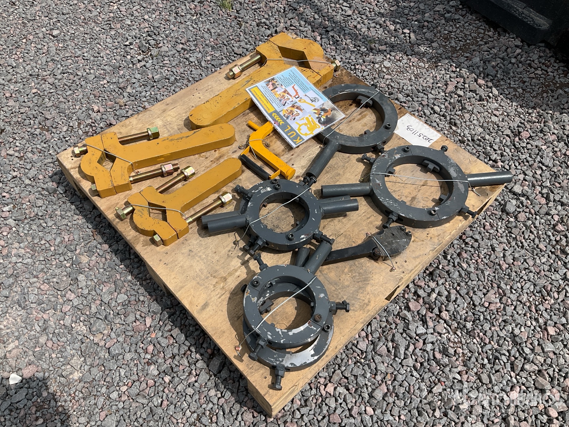 General Appearance with Bild, Ecke vorne rechts