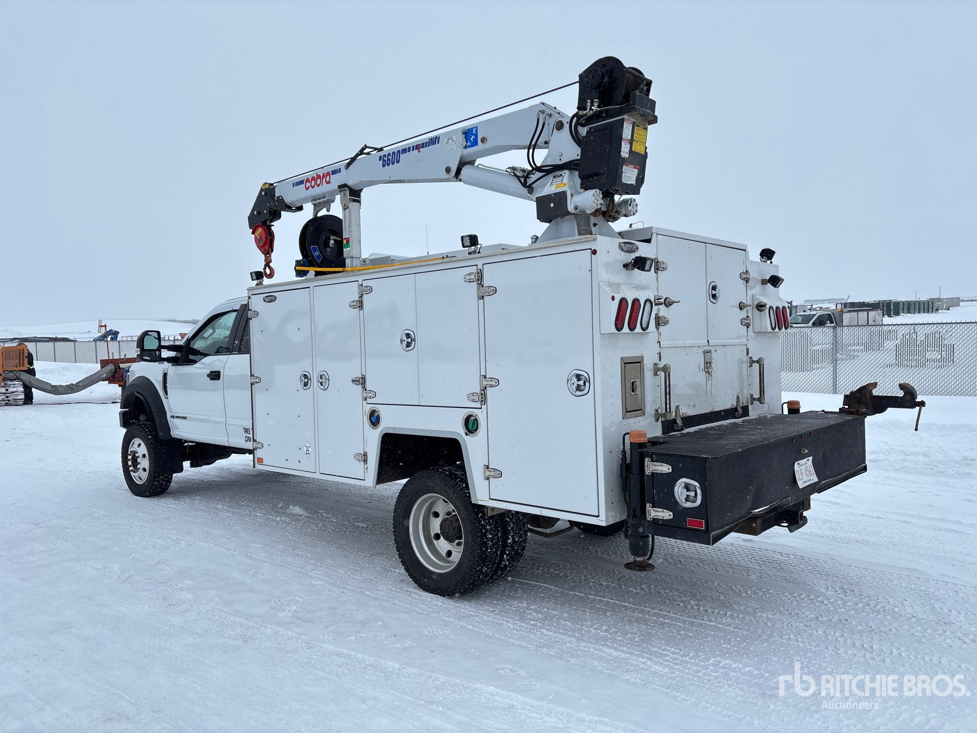 General Appearance with Foto, angolo posteriore sinistro