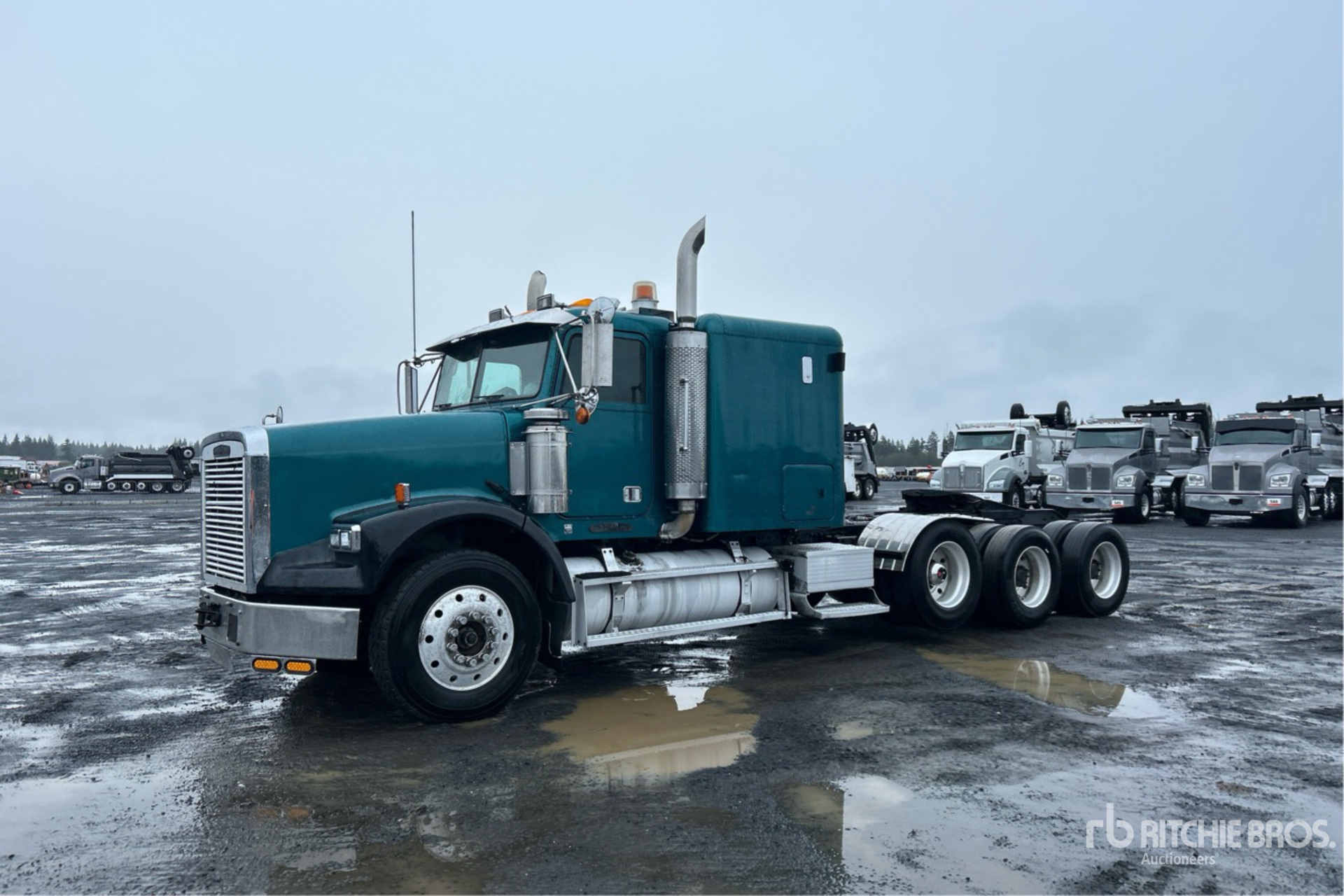 General Appearance with Bild, Ecke vorne links