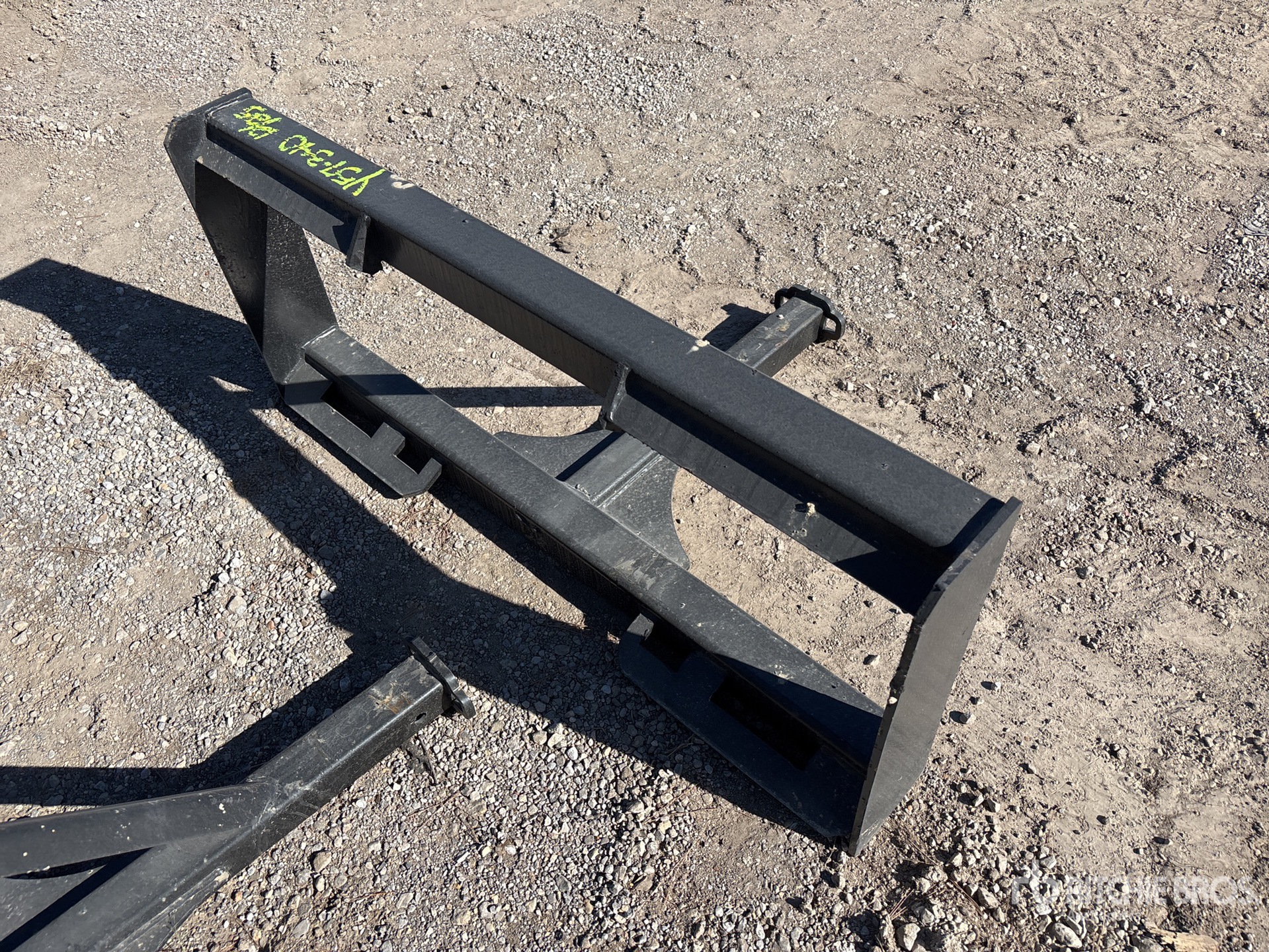 Aspect général with Image, coin arrière droit