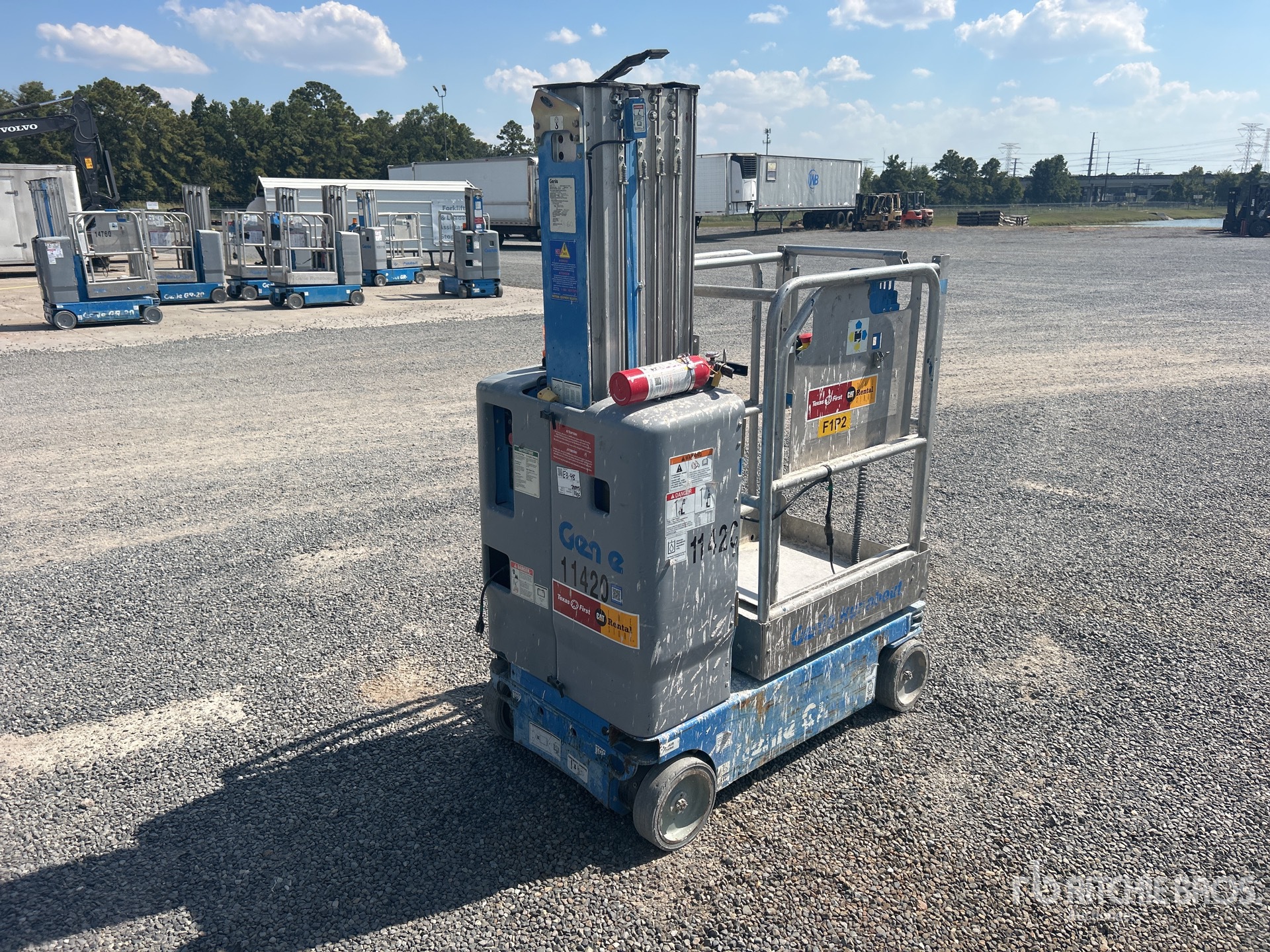 General Appearance with Bild, Ecke hinten rechts