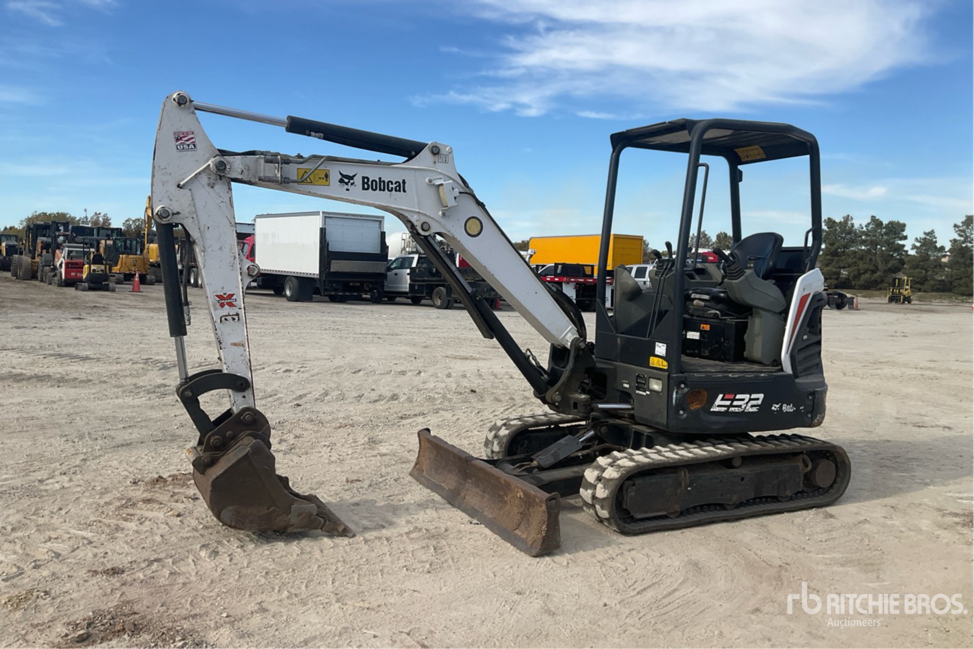 General Appearance with Picture, Left Front Corner