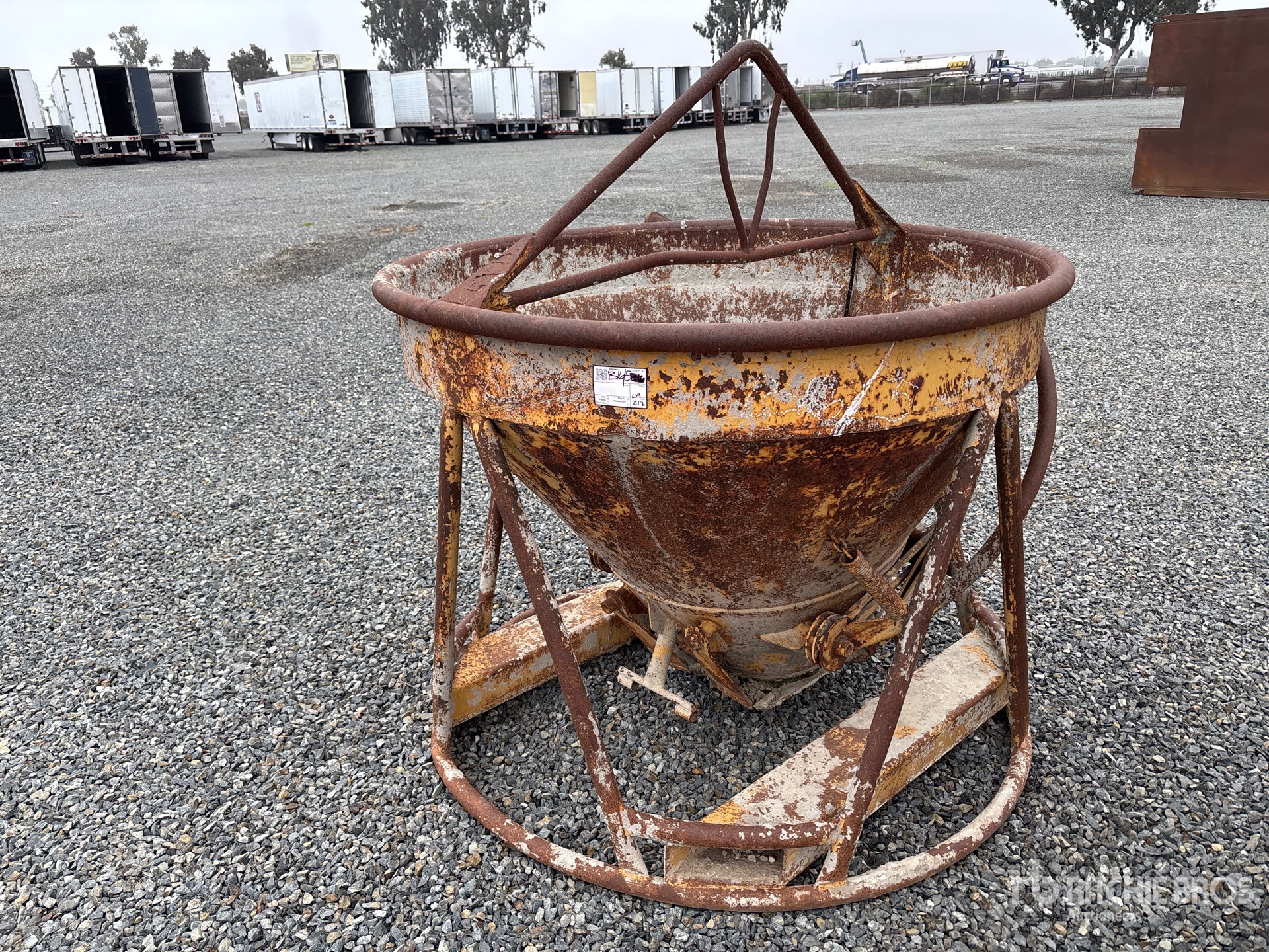 General Appearance with Bild, Ecke vorne links