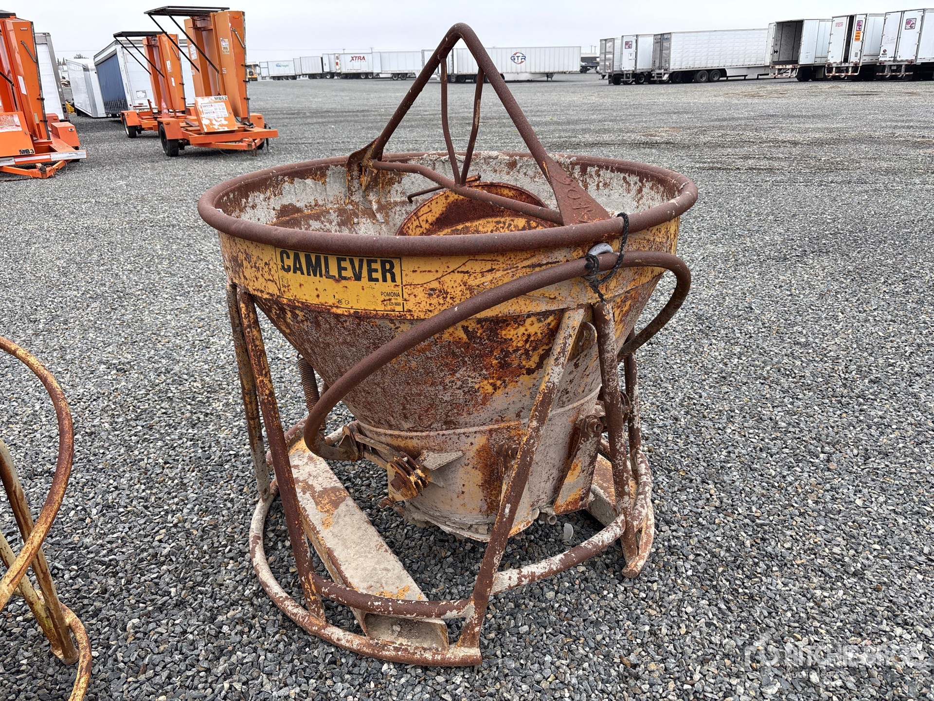 General Appearance with Bild, Ecke hinten links