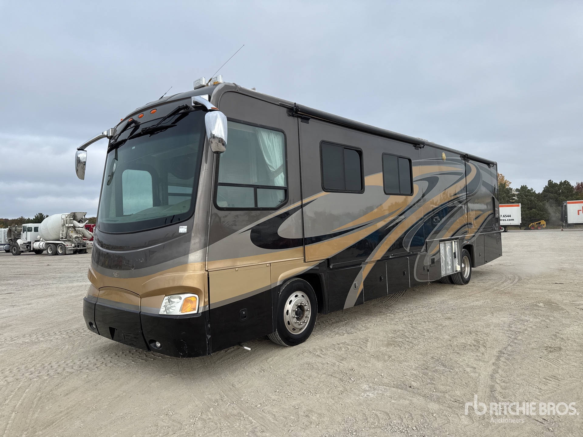 General Appearance with Bild, Ecke vorne links