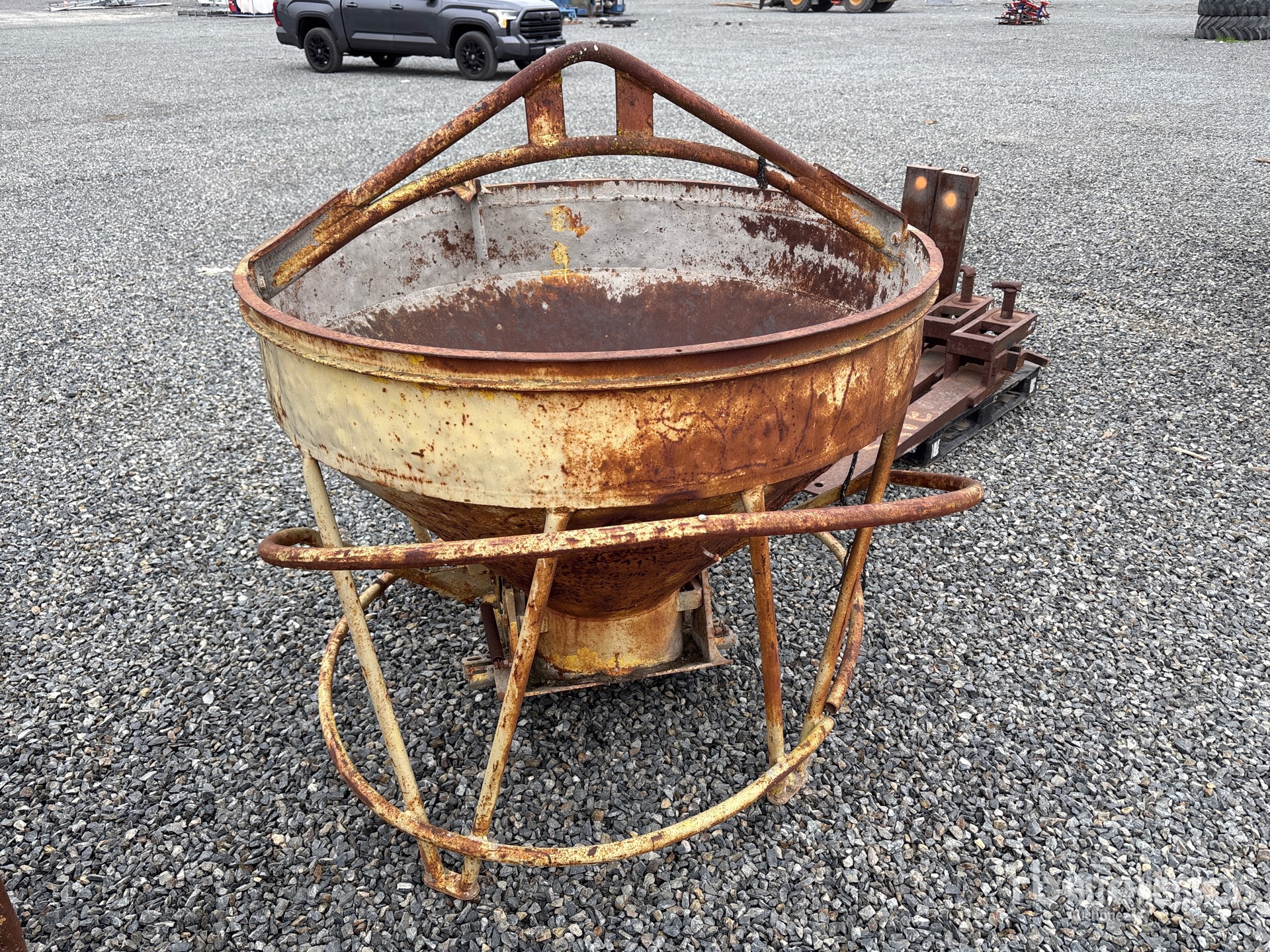 General Appearance with Bild, Ecke vorne rechts