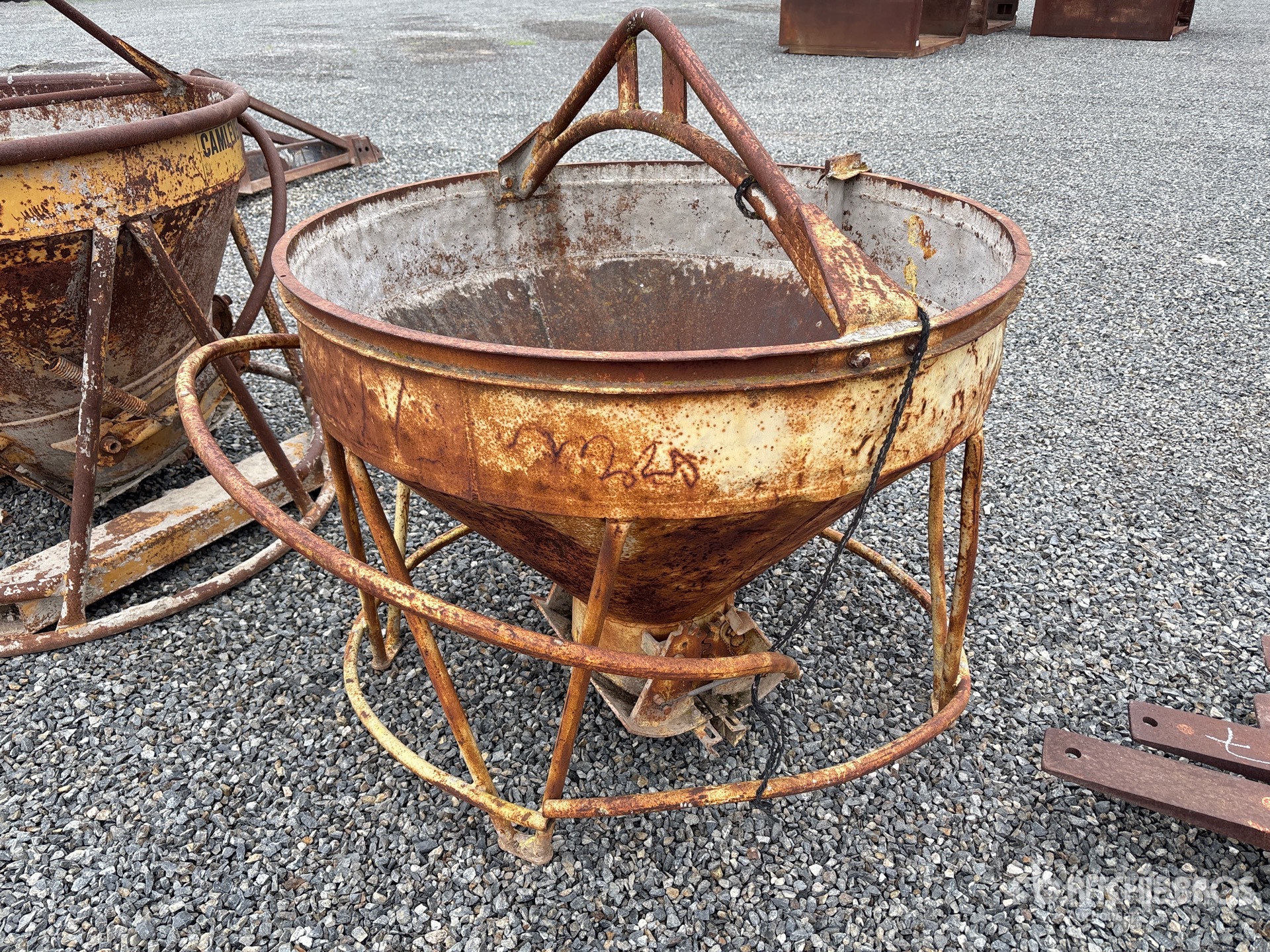 General Appearance with Bild, Ecke vorne links