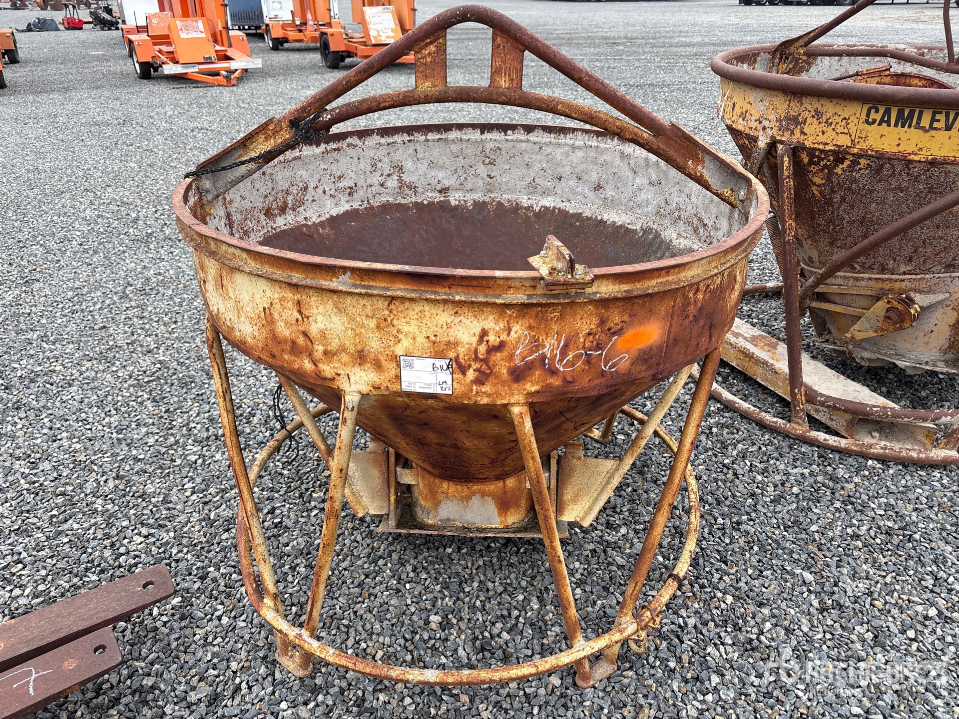 General Appearance with Bild, Ecke hinten links