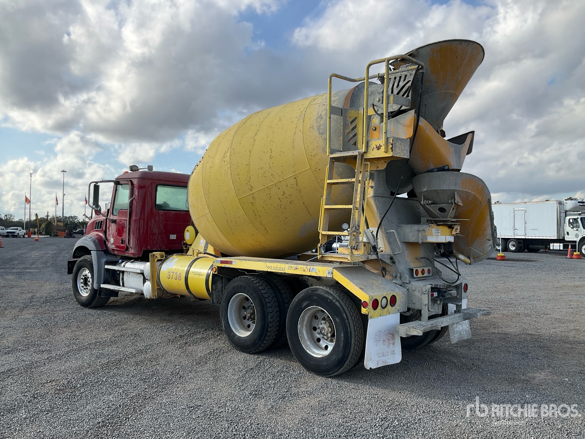 General Appearance with Bild, Ecke hinten links