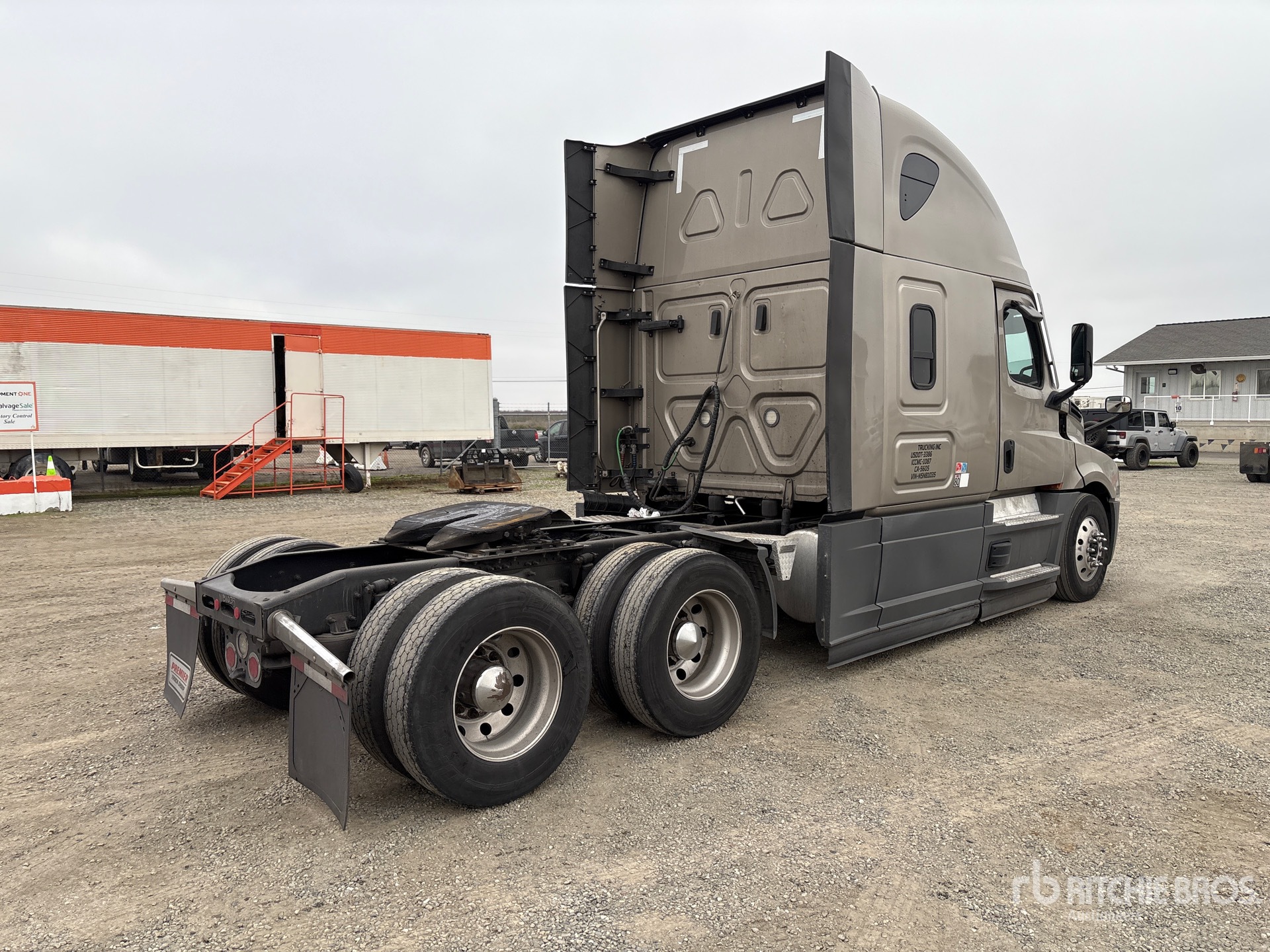 General Appearance with Picture, Right Rear Corner