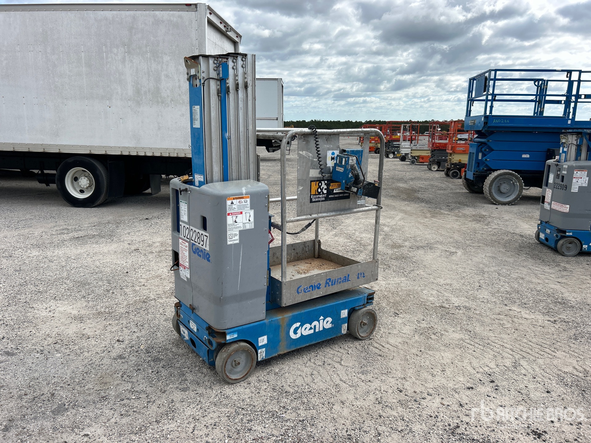 General Appearance with Bild, Ecke hinten rechts