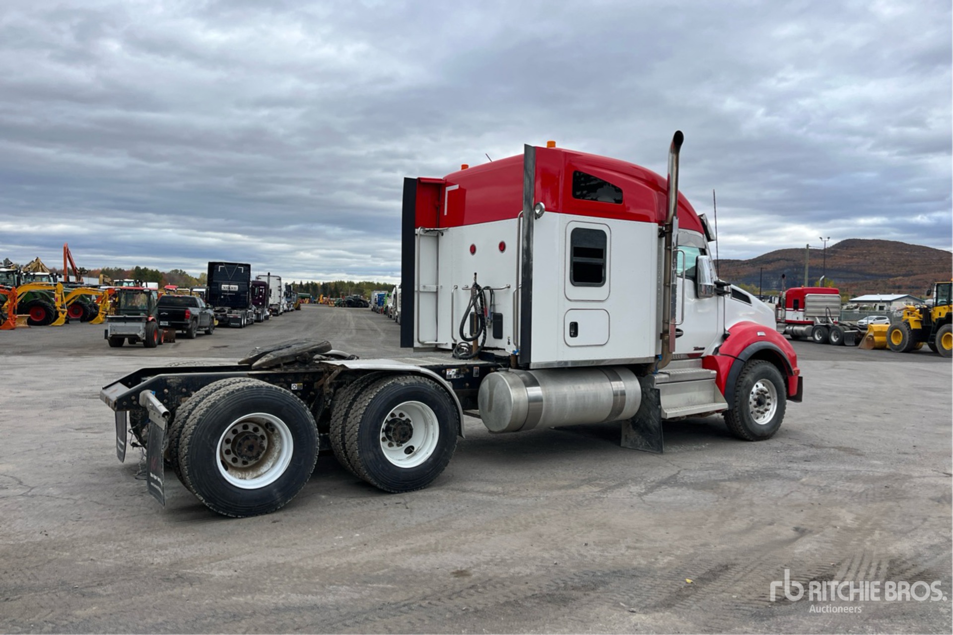 General Appearance with Picture, Right Rear Corner