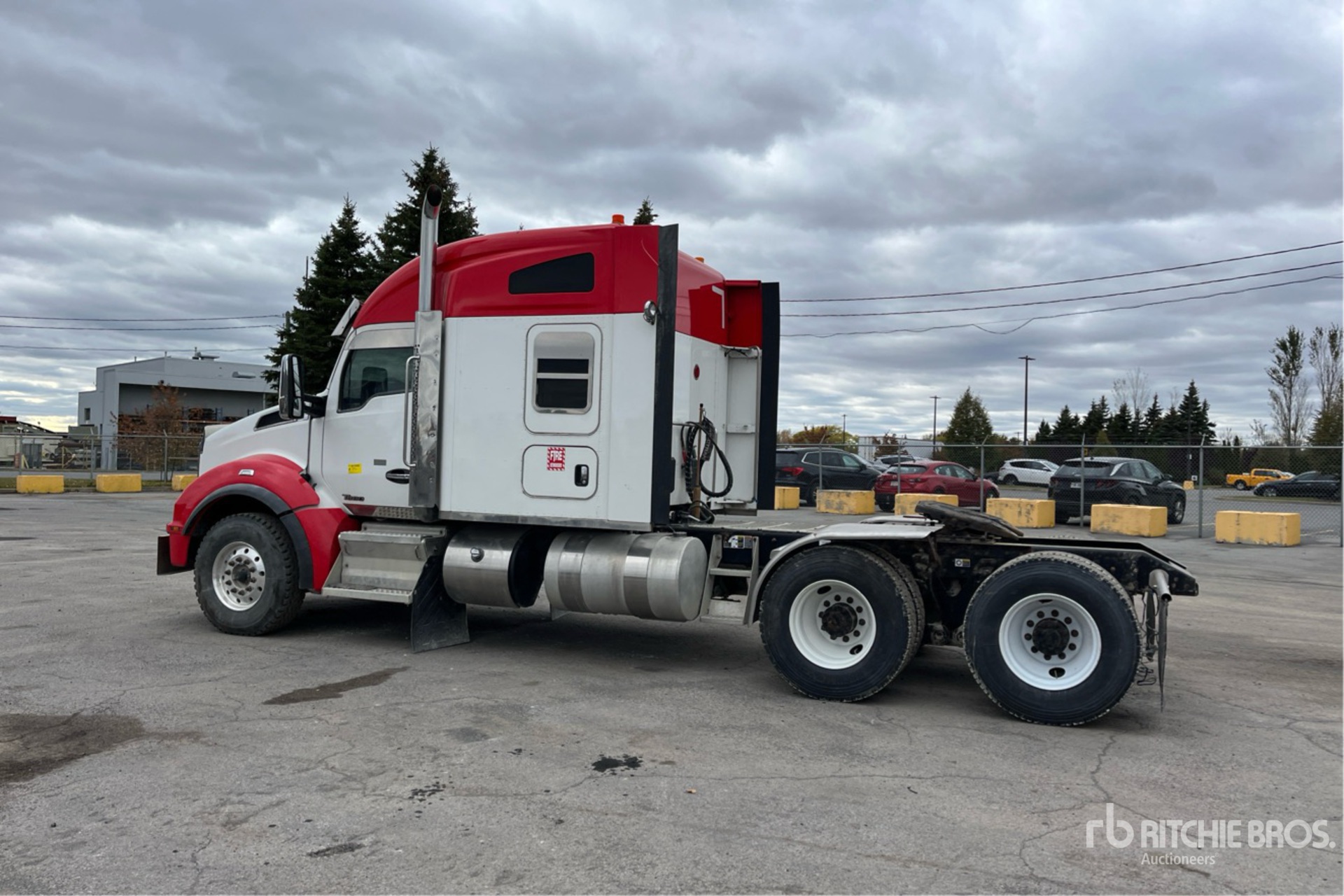 General Appearance with Picture, Left Rear Corner