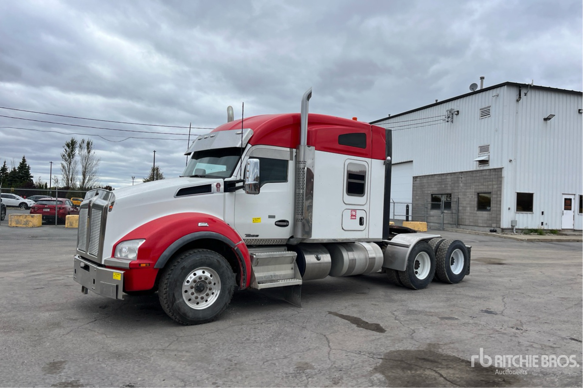 General Appearance with Picture, Left Front Corner