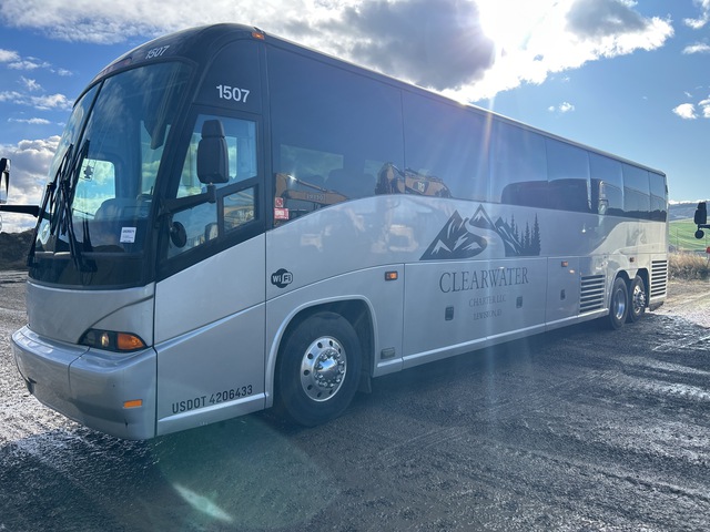 2011 MCI J4500 6x2 56-Seat Coach