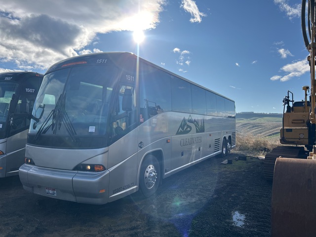 2011 MCI J4500 6x2 56-Seat Coach