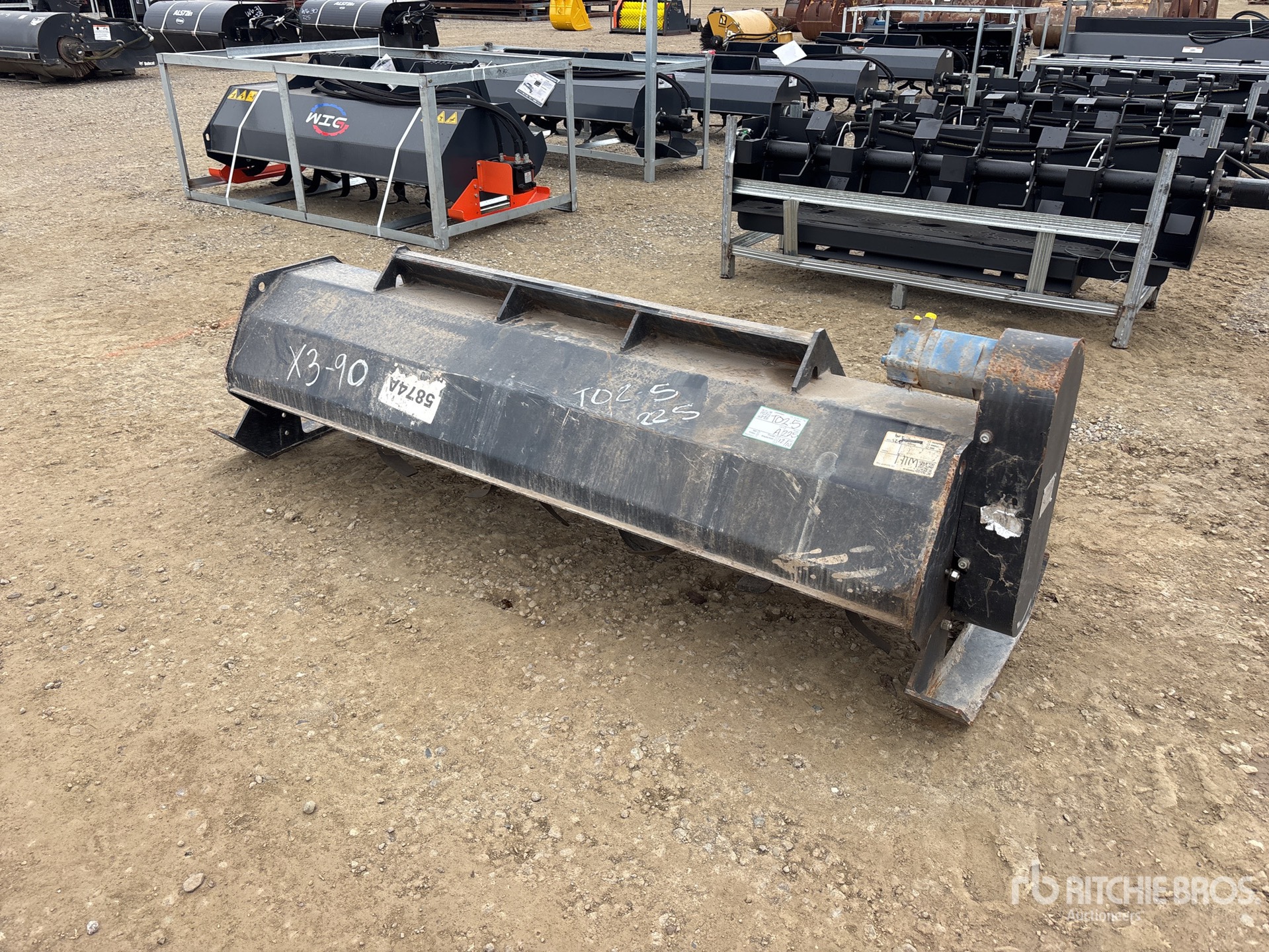 General Appearance with Picture, Left Front Corner