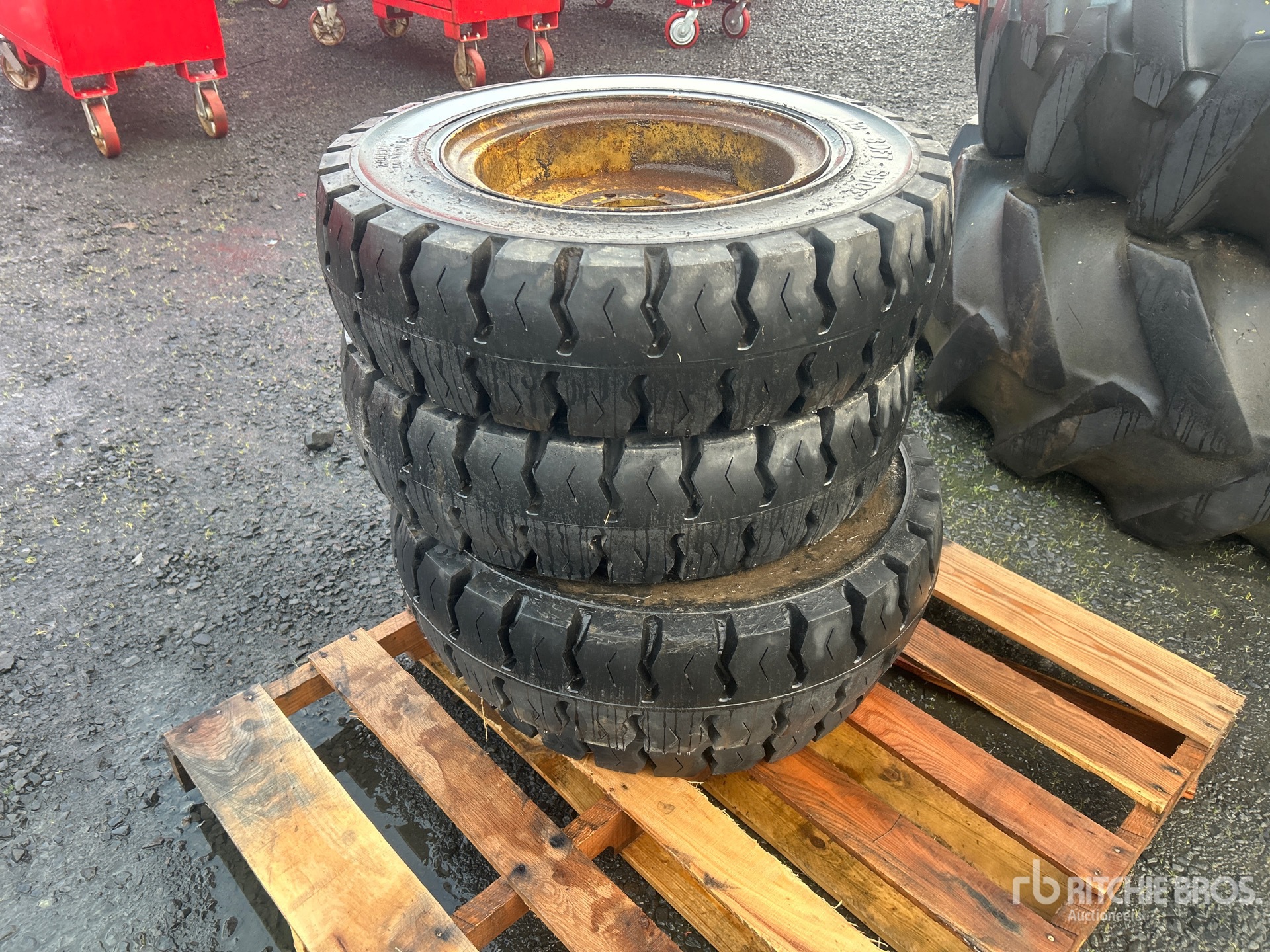 General Appearance with Picture, Right Front Corner