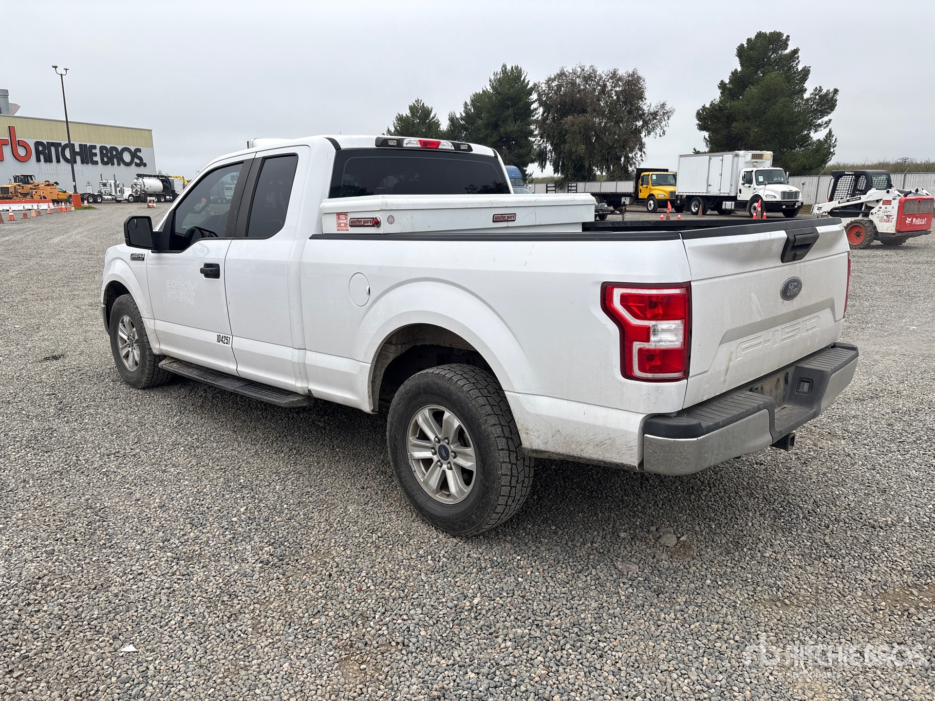 General Appearance with Picture, Left Rear Corner