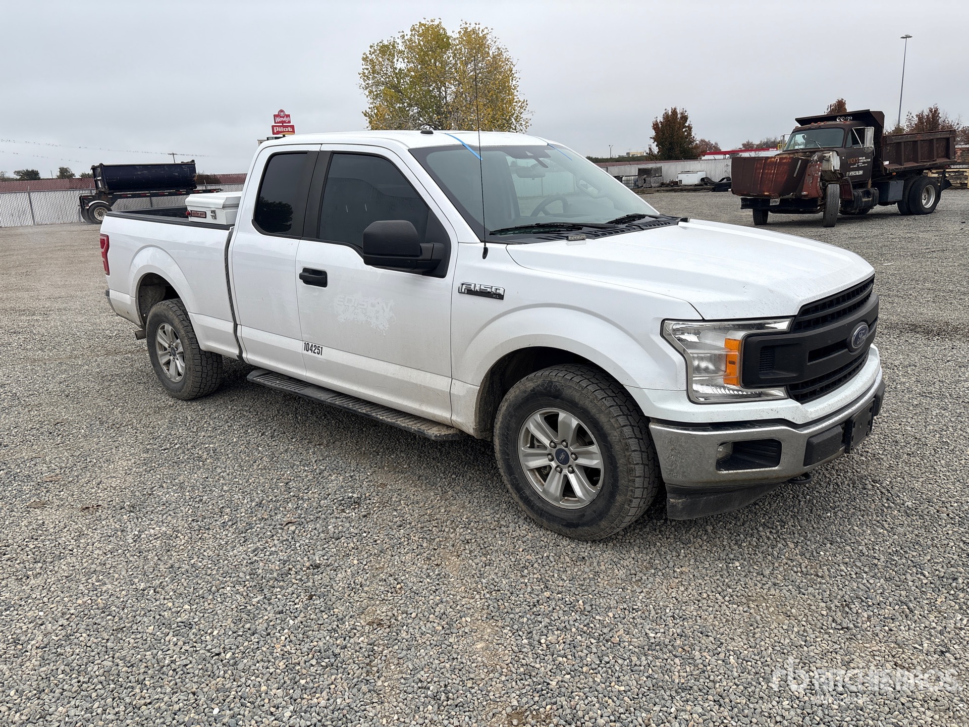 General Appearance with Picture, Right Front Corner