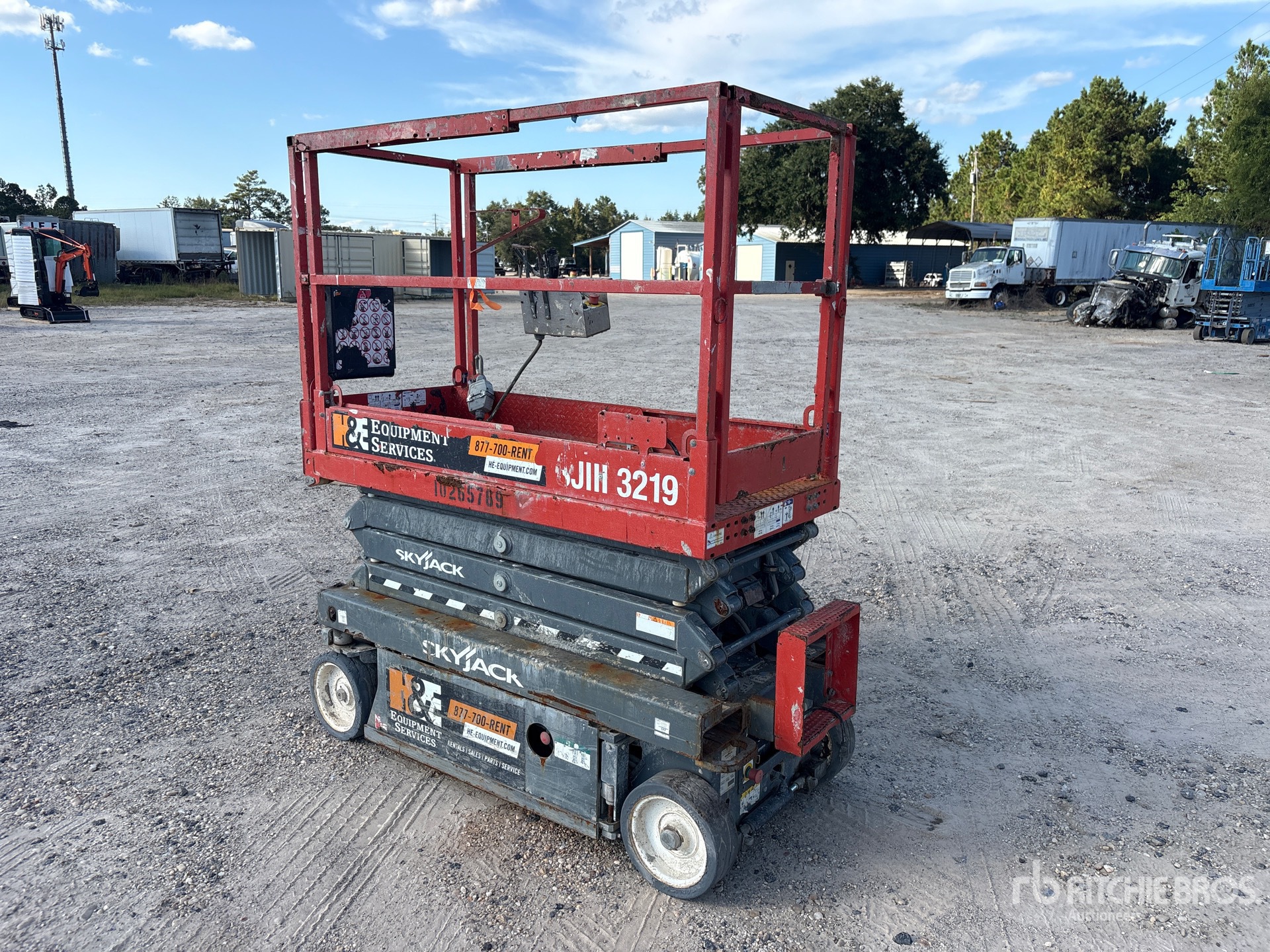 General Appearance with Picture, Left Rear Corner