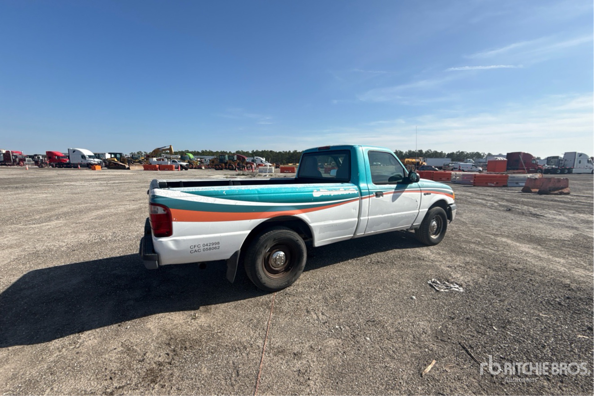 General Appearance with Imagen: esquina trasera derecha