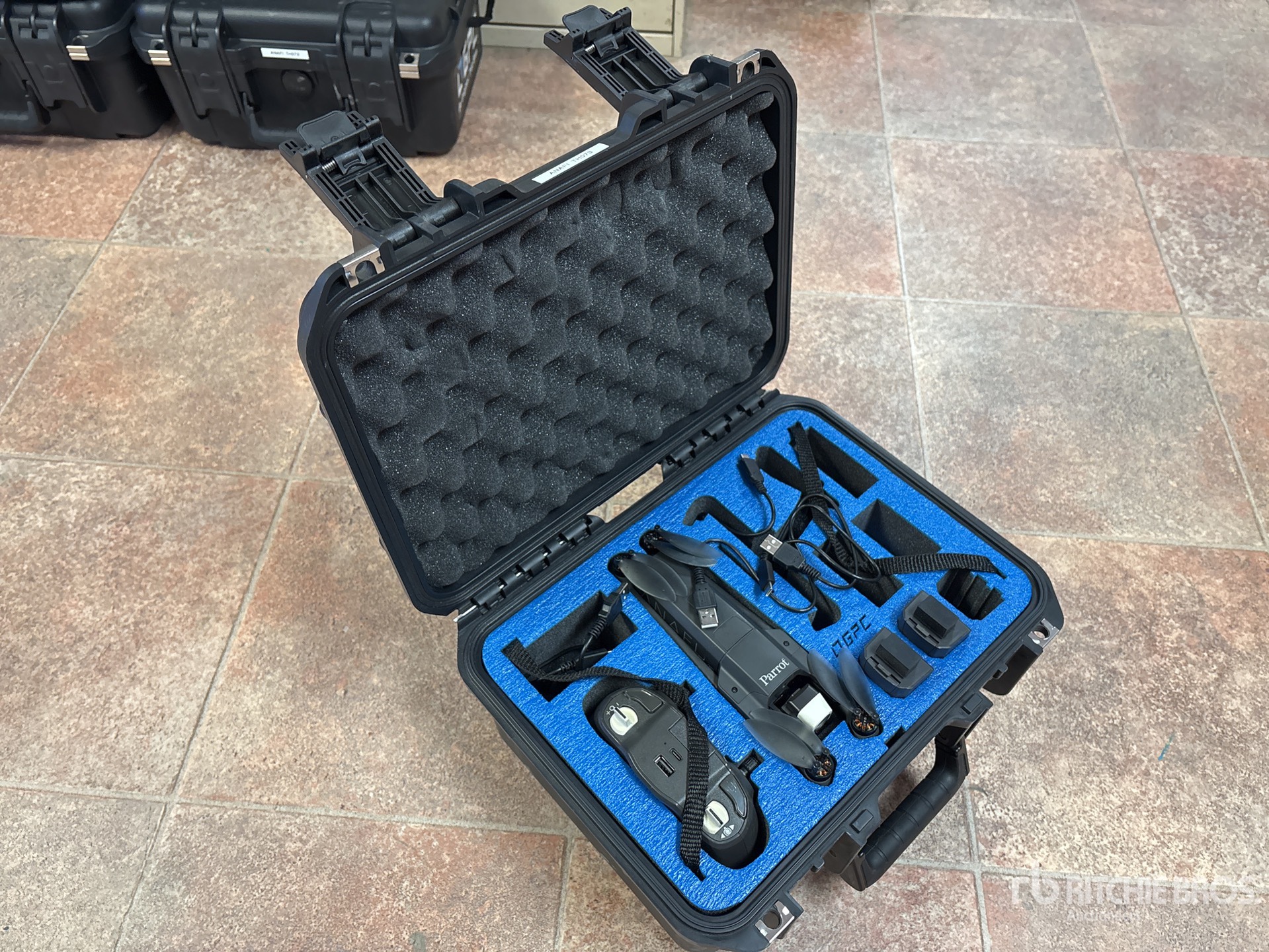 Aspect général with Image, coin avant droit