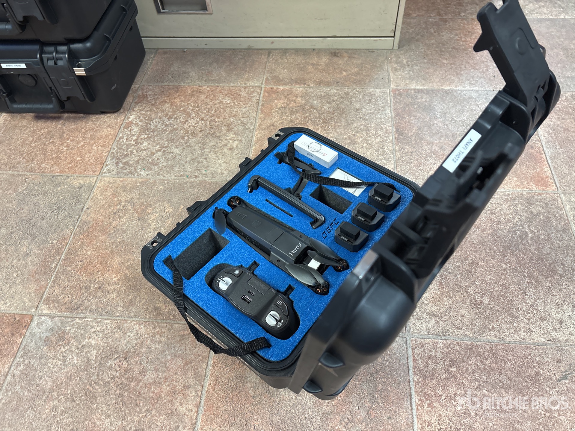 Aspect général with Image, coin arrière gauche