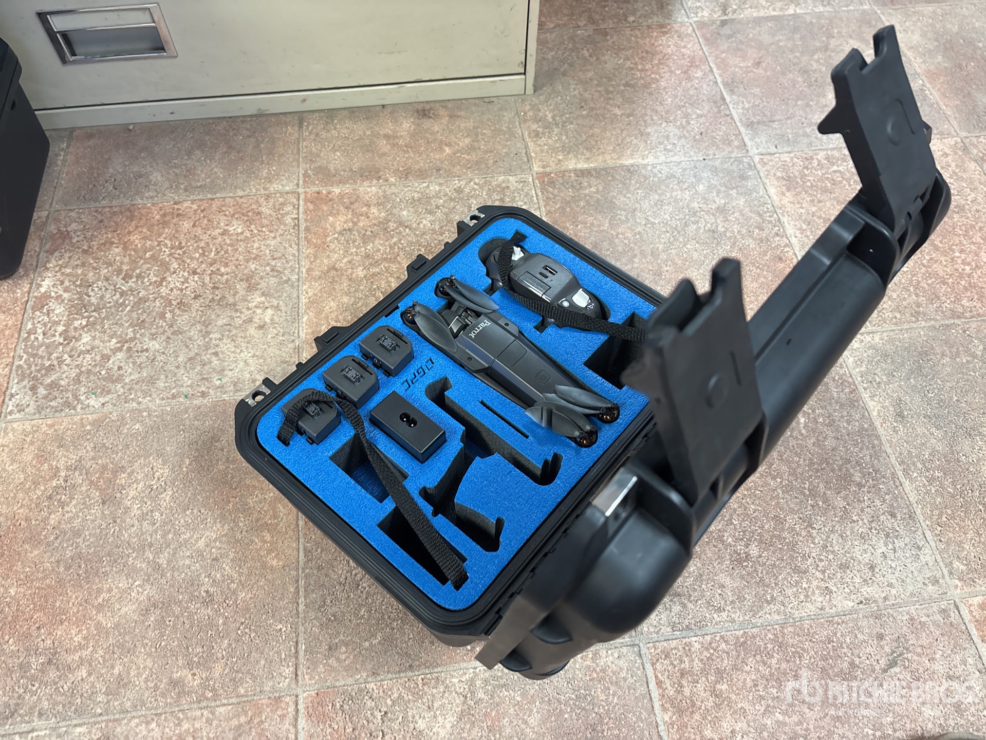 Aspect général with Image, coin arrière gauche