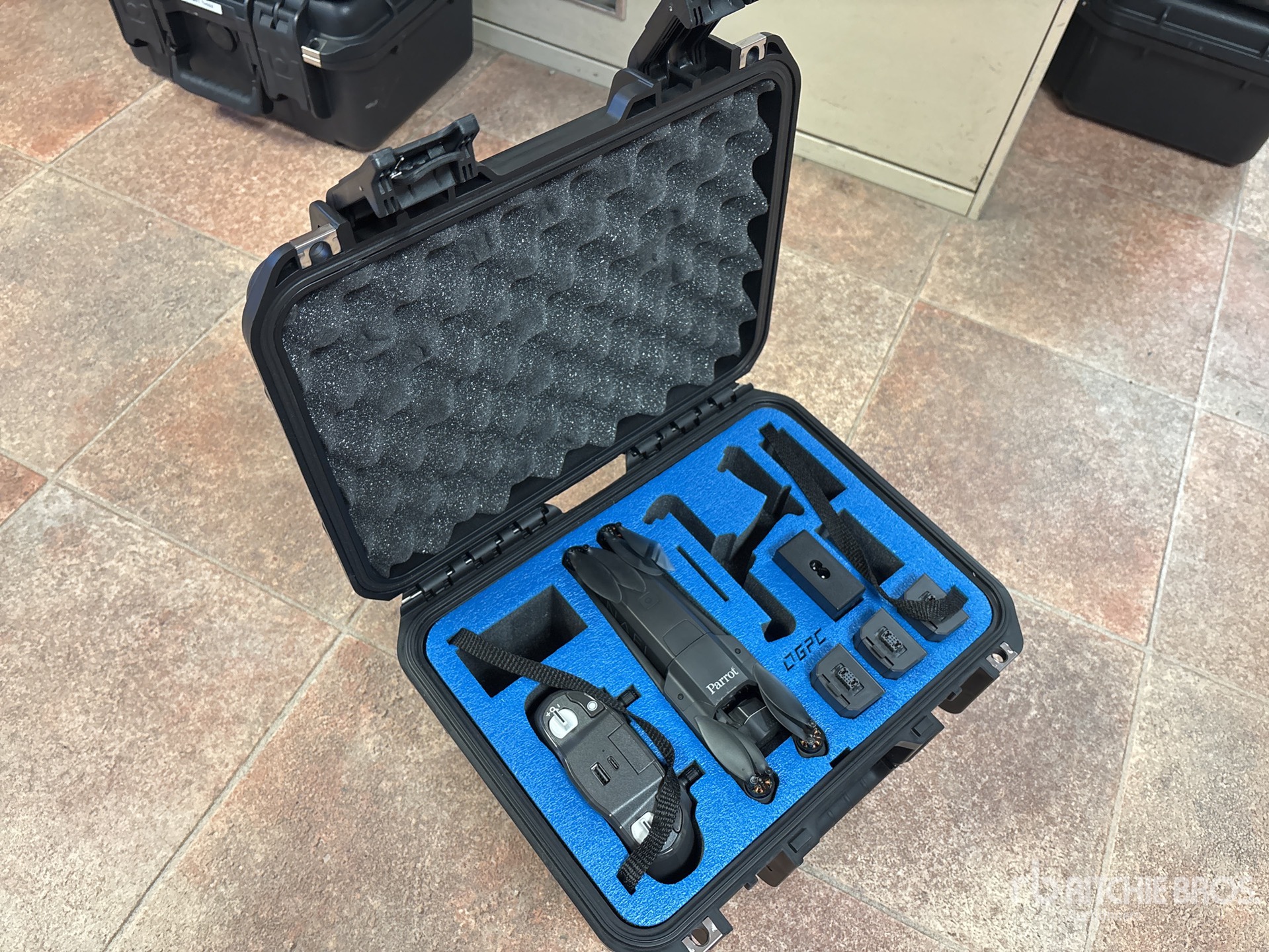 Aspect général with Image, coin avant droit