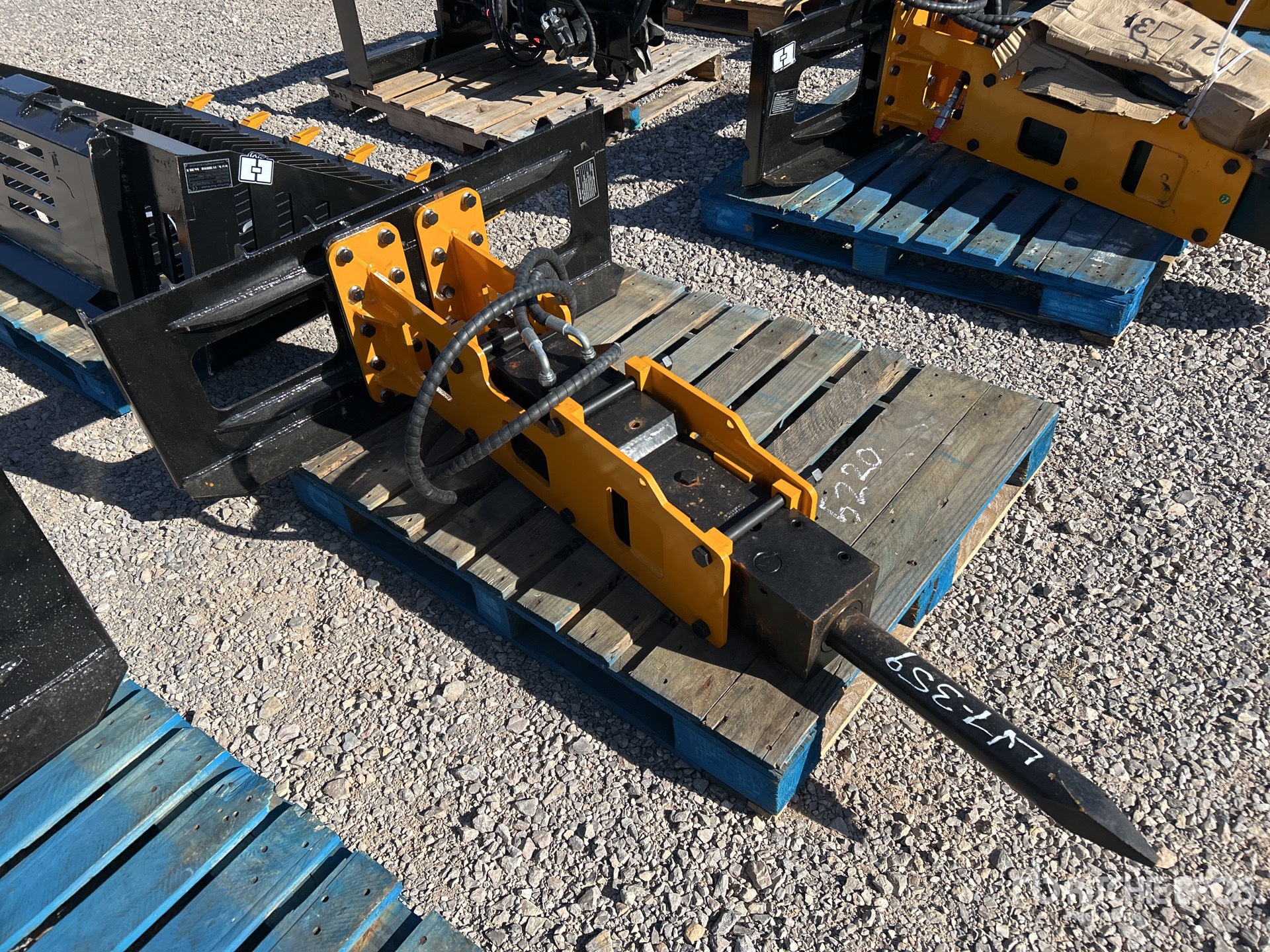 Aspect général with Image, coin arrière droit