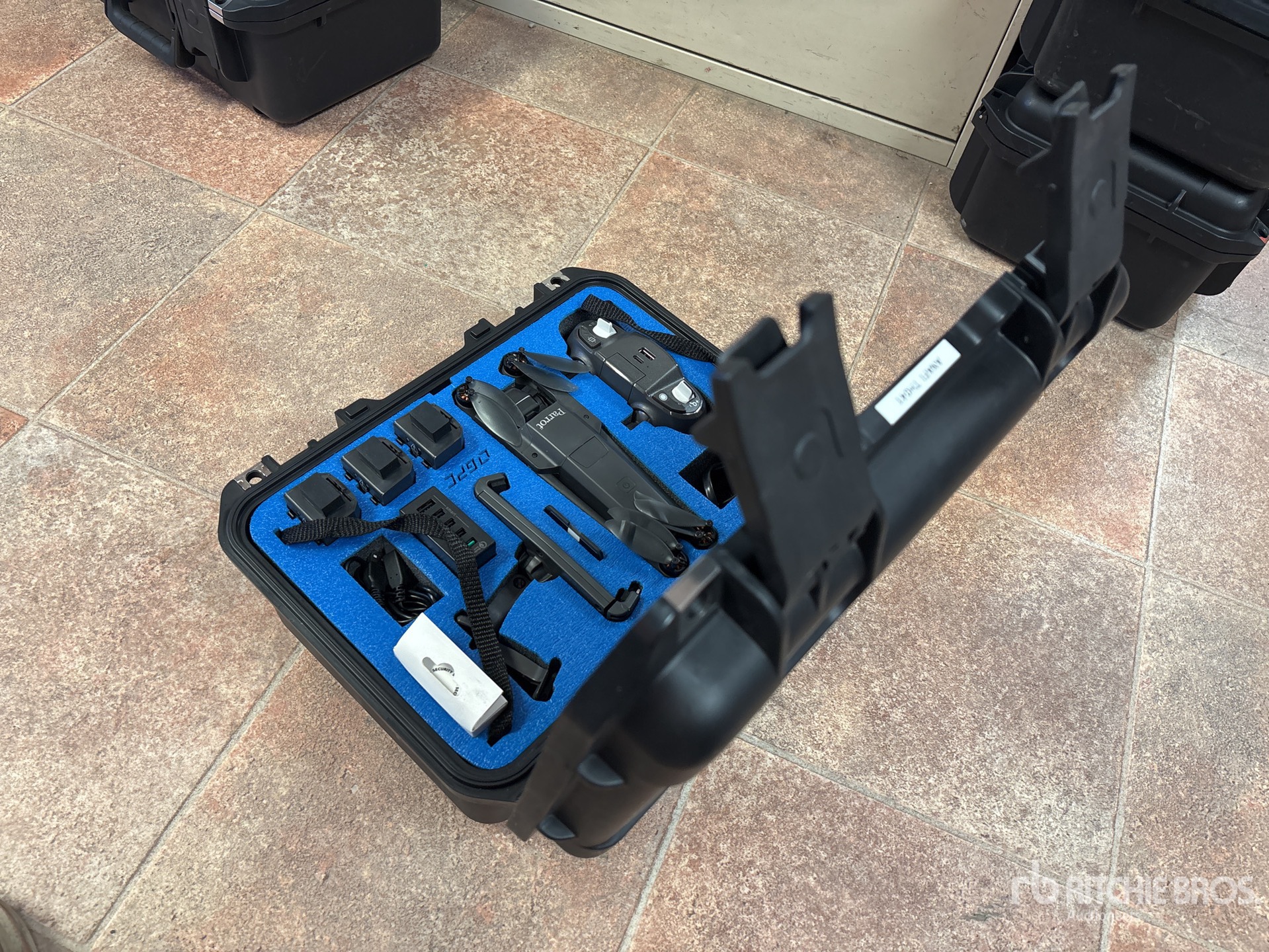 Aspect général with Image, coin arrière gauche