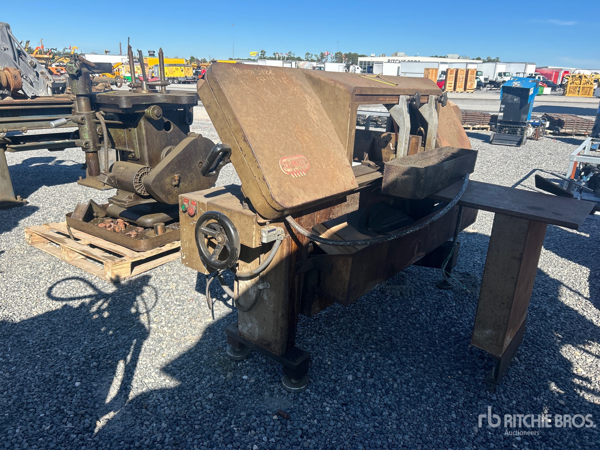 General Appearance with Bild, Ecke hinten rechts