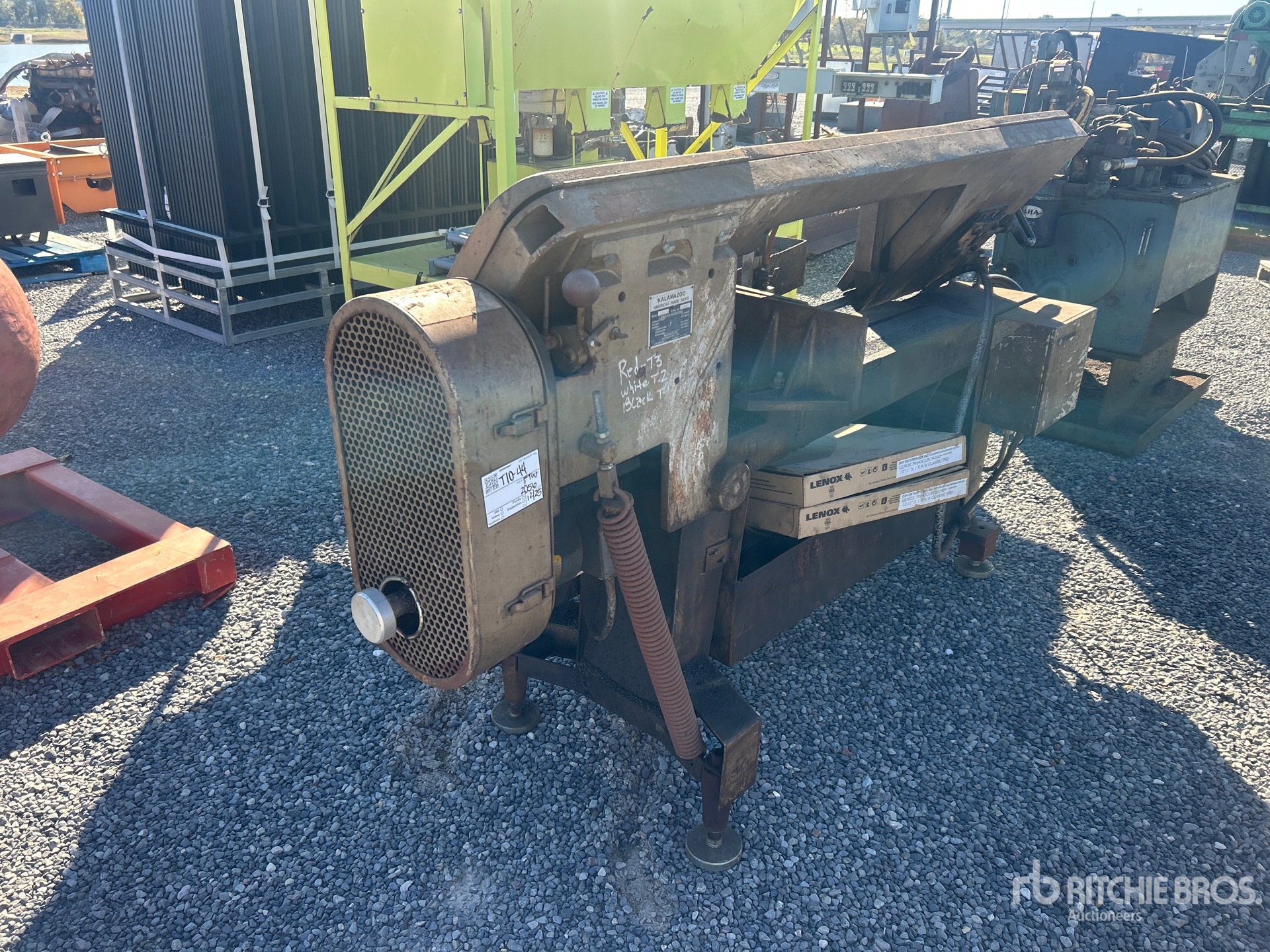 General Appearance with Bild, Ecke vorne links