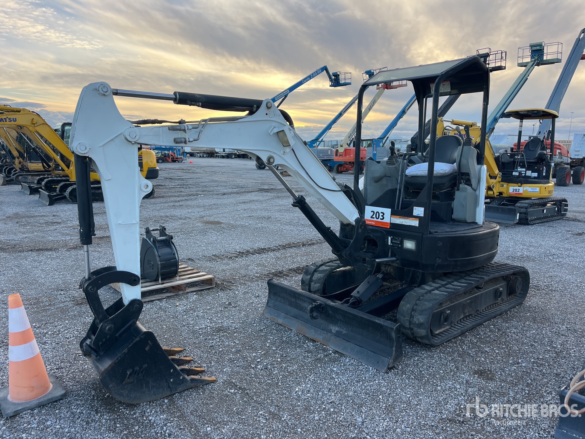 General Appearance with Picture, Left Front Corner