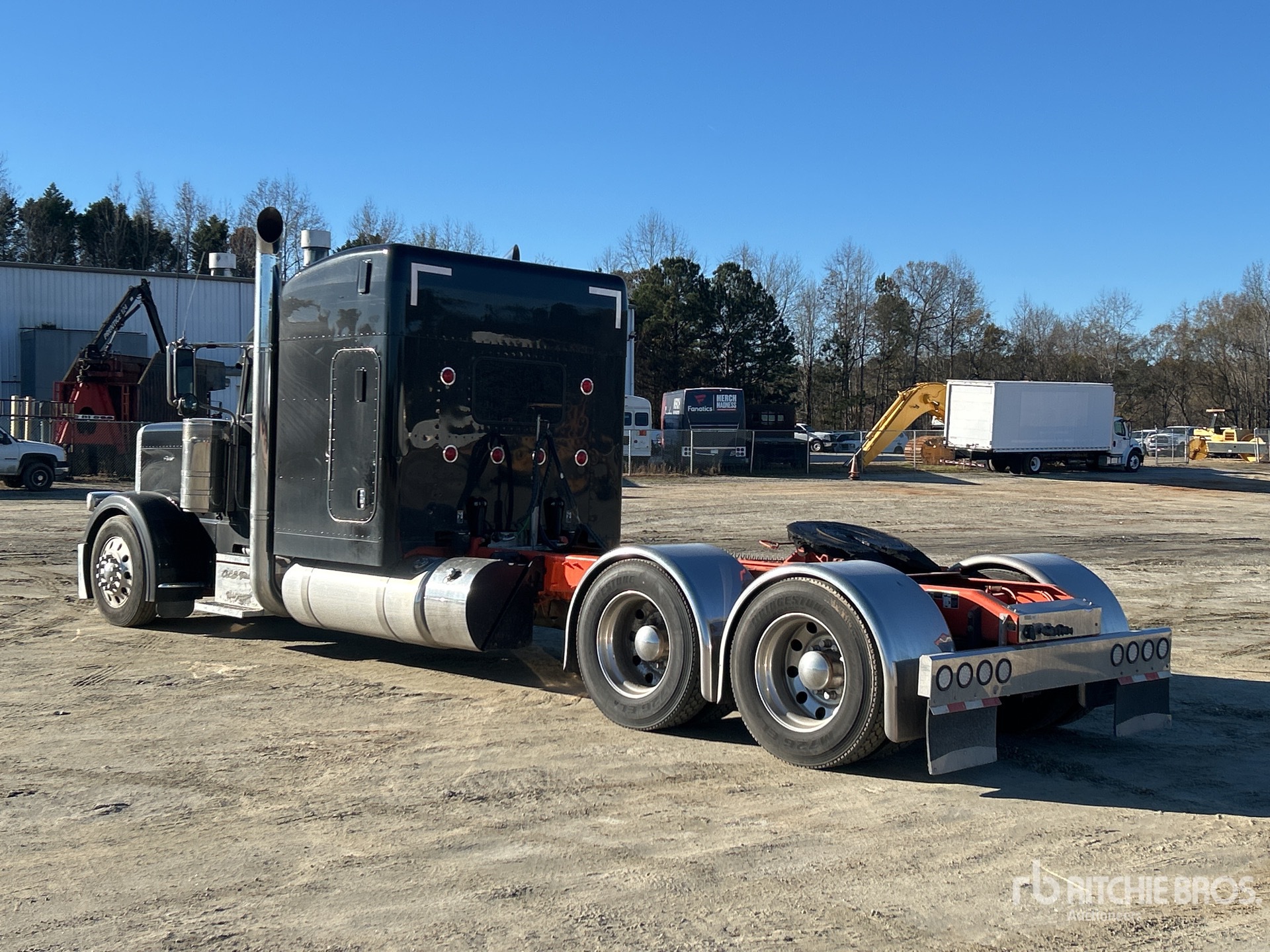 General Appearance with Foto, angolo posteriore sinistro