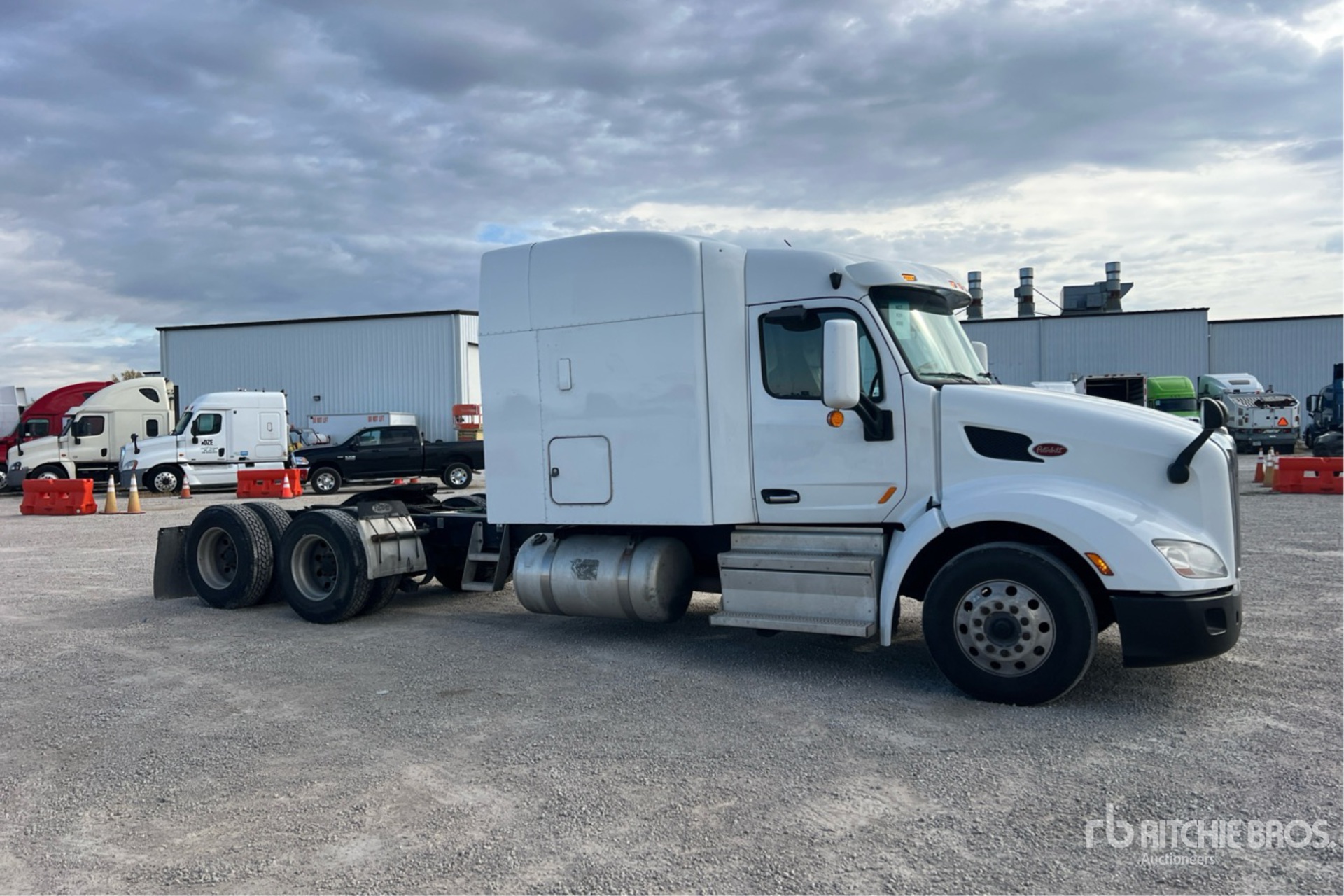 General Appearance with Picture, Right Front Corner