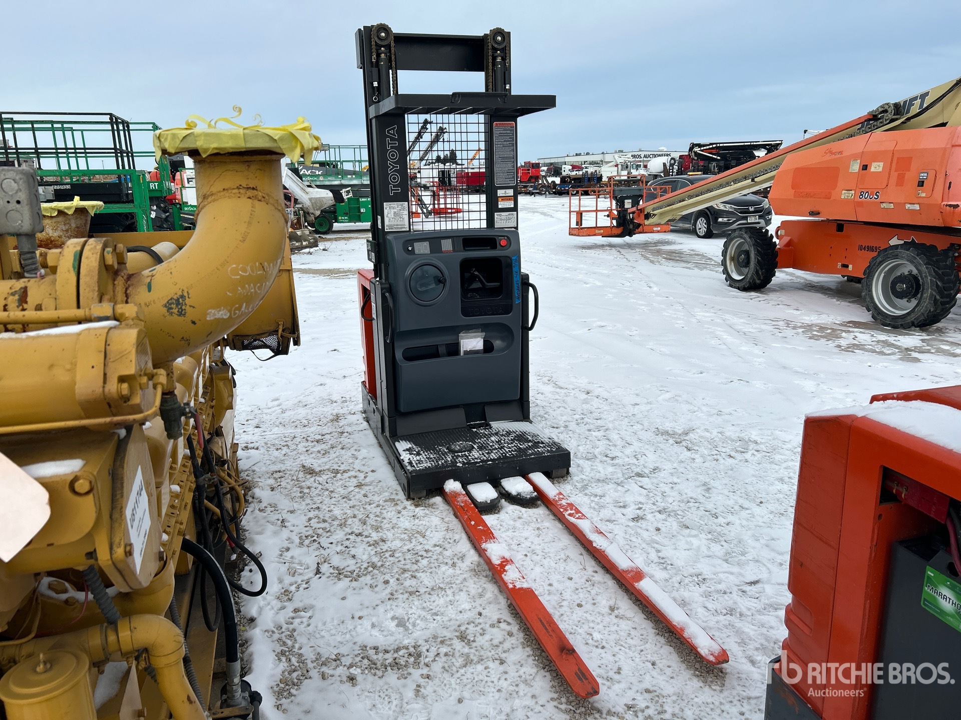 General Appearance with Picture, Right Front Corner