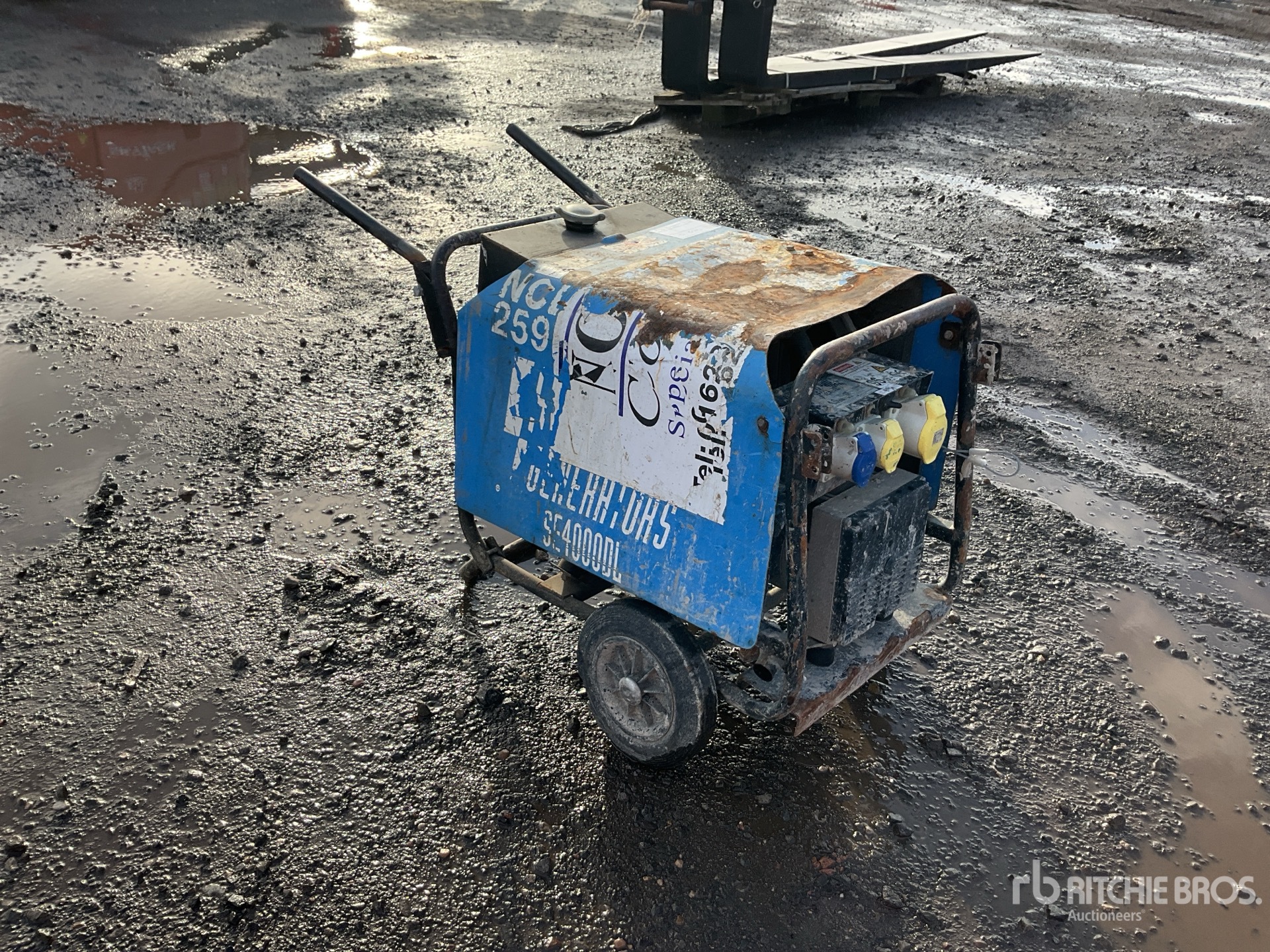 General Appearance with Picture, Right Front Corner