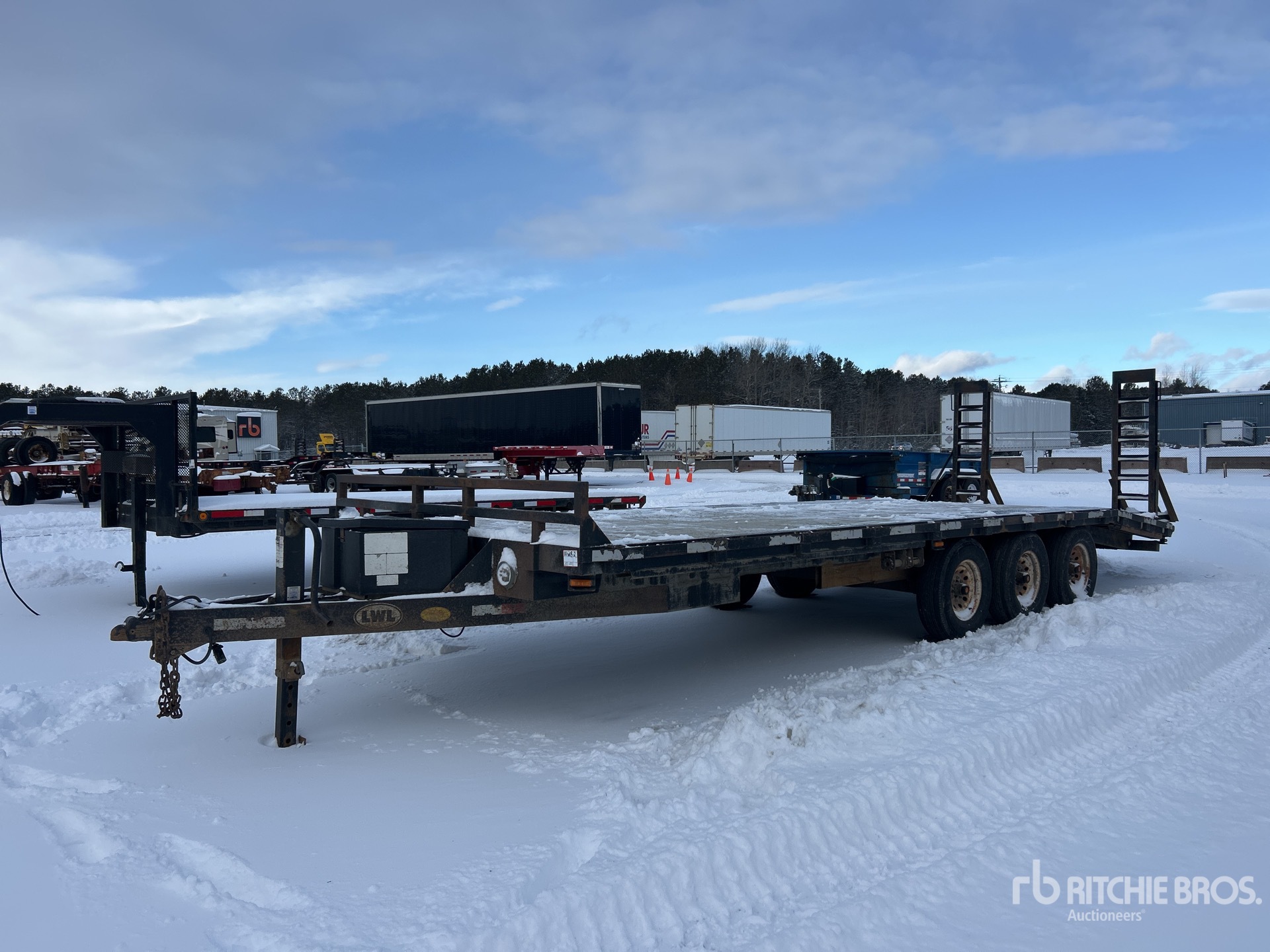 General Appearance with Featured Photo