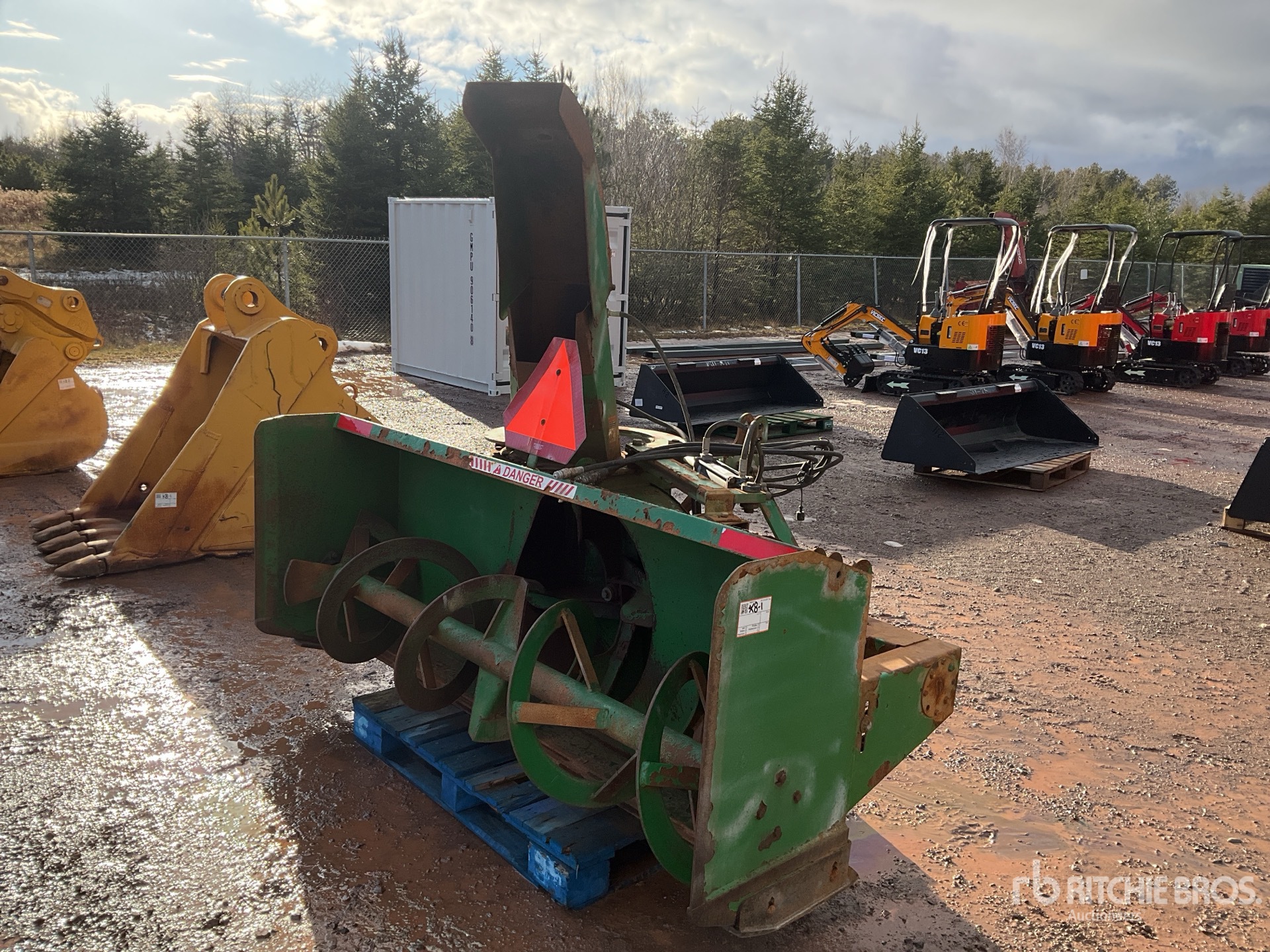 General Appearance with Picture, Left Front Corner