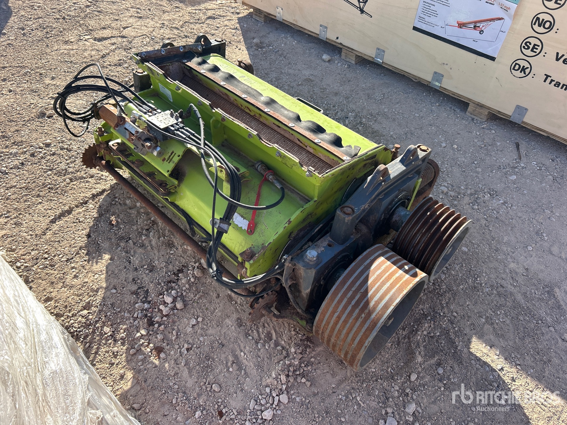 General Appearance with Picture, Left Front Corner