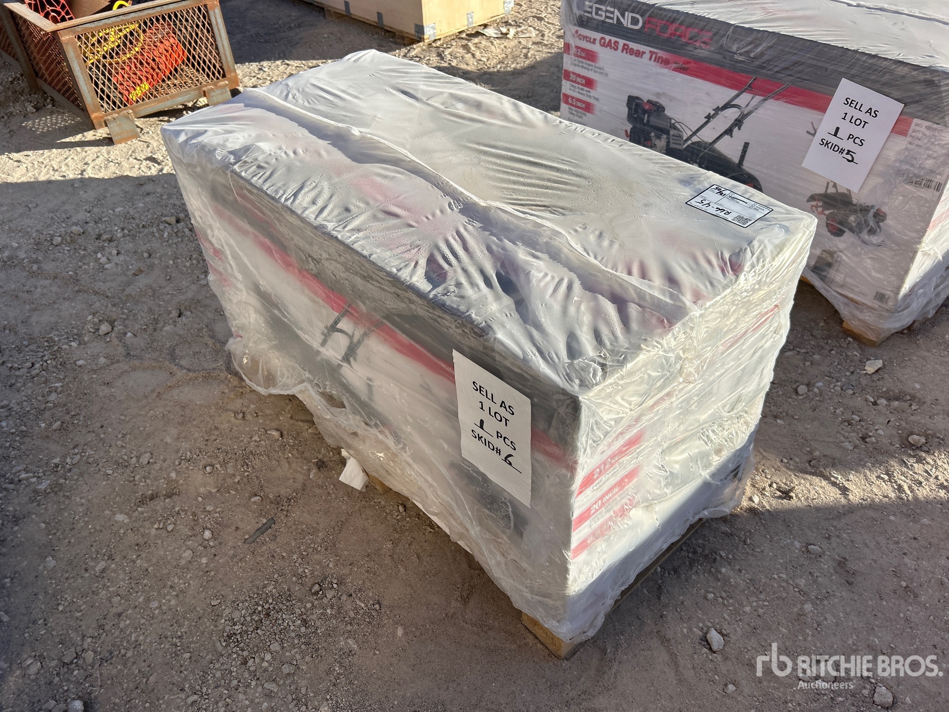 General Appearance with Picture, Right Rear Corner