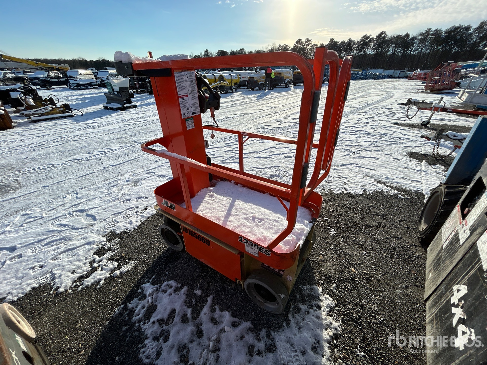 General Appearance with Picture, Right Front Corner