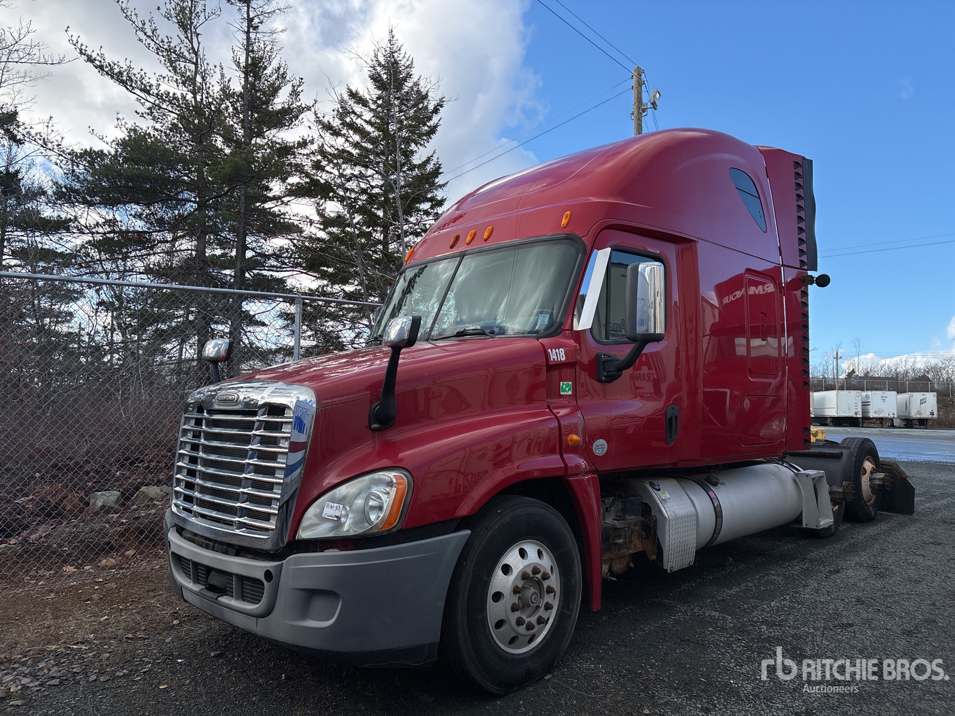 General Appearance with Picture, Left Front Corner