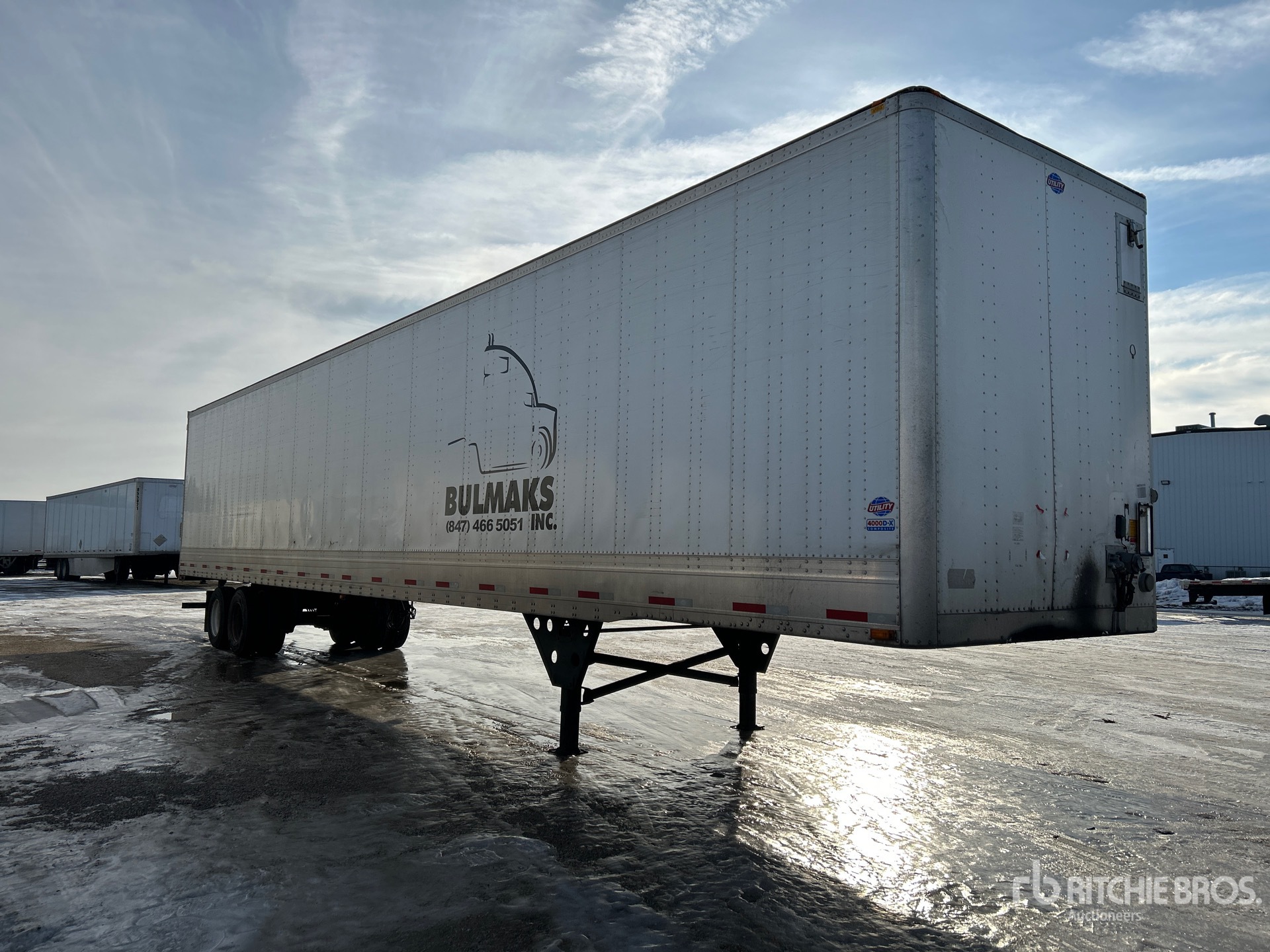 General Appearance with Bild, Ecke vorne rechts