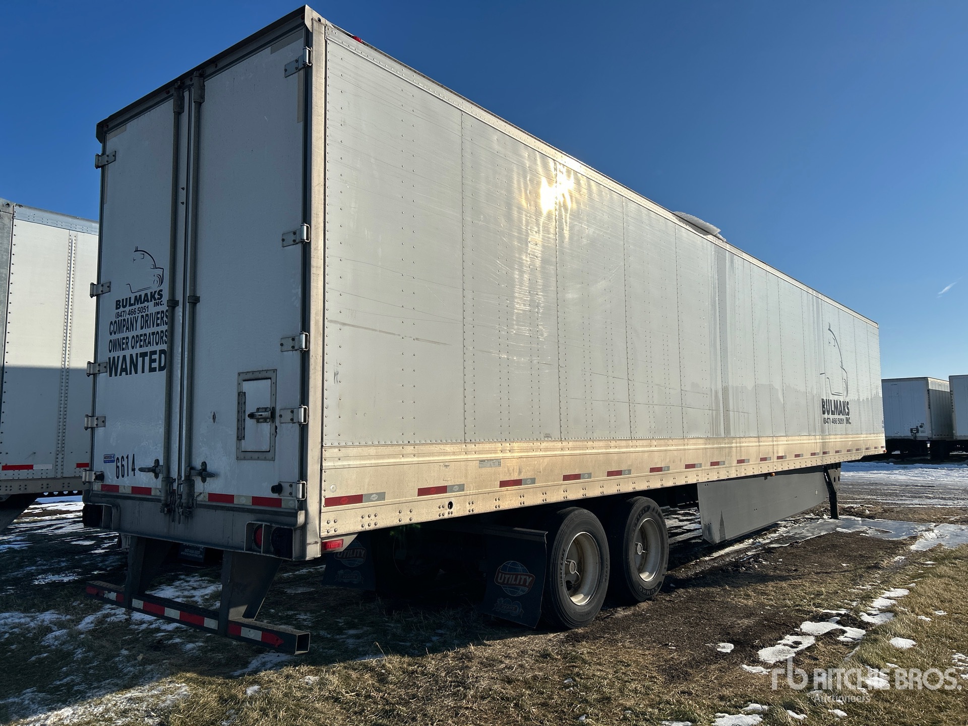 Aspect général with Image, coin arrière droit