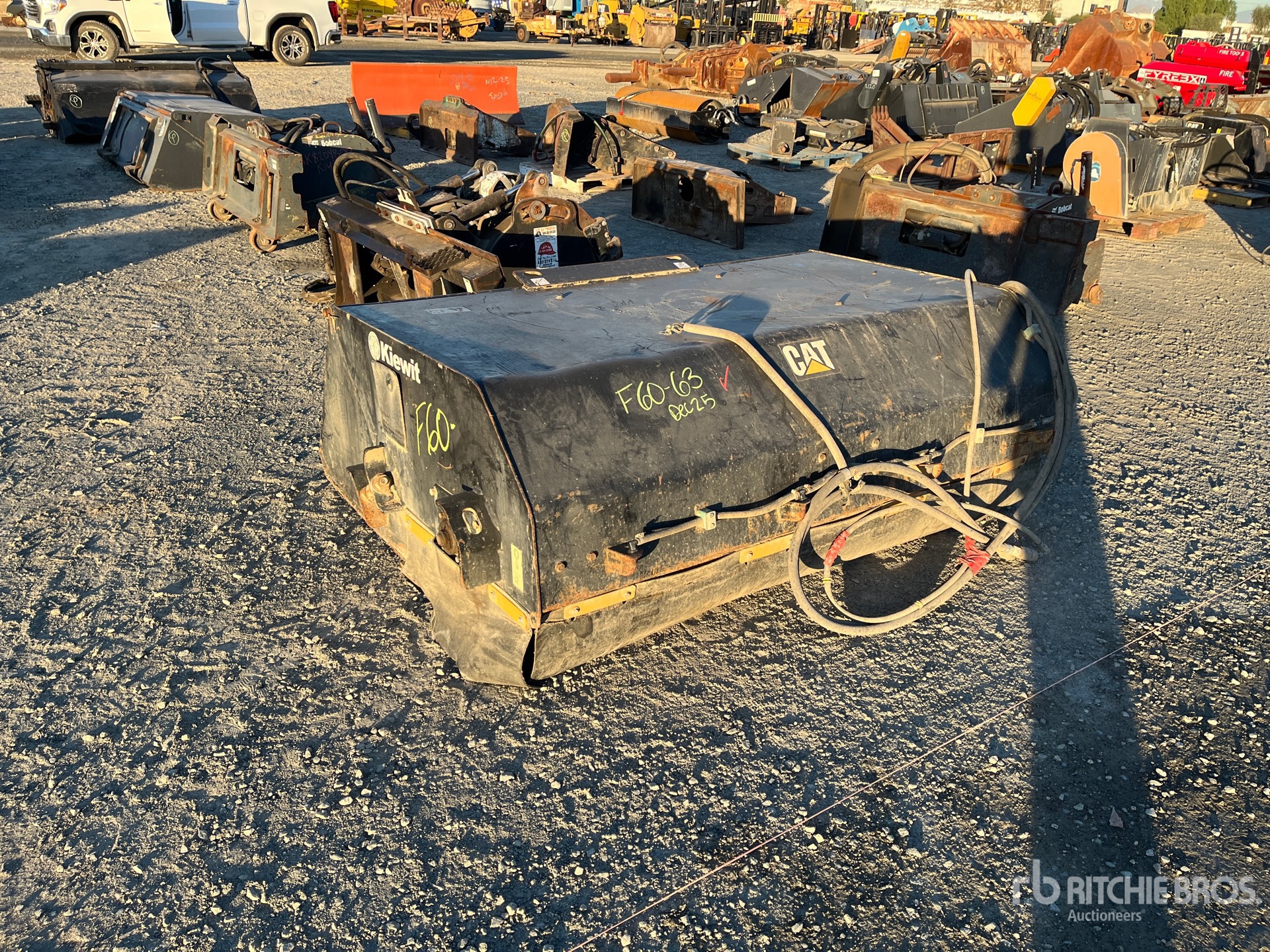 General Appearance with Bild, Ecke vorne rechts