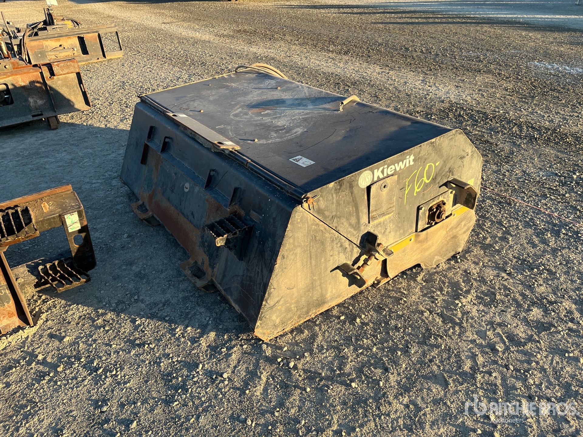 General Appearance with Bild, Ecke hinten rechts