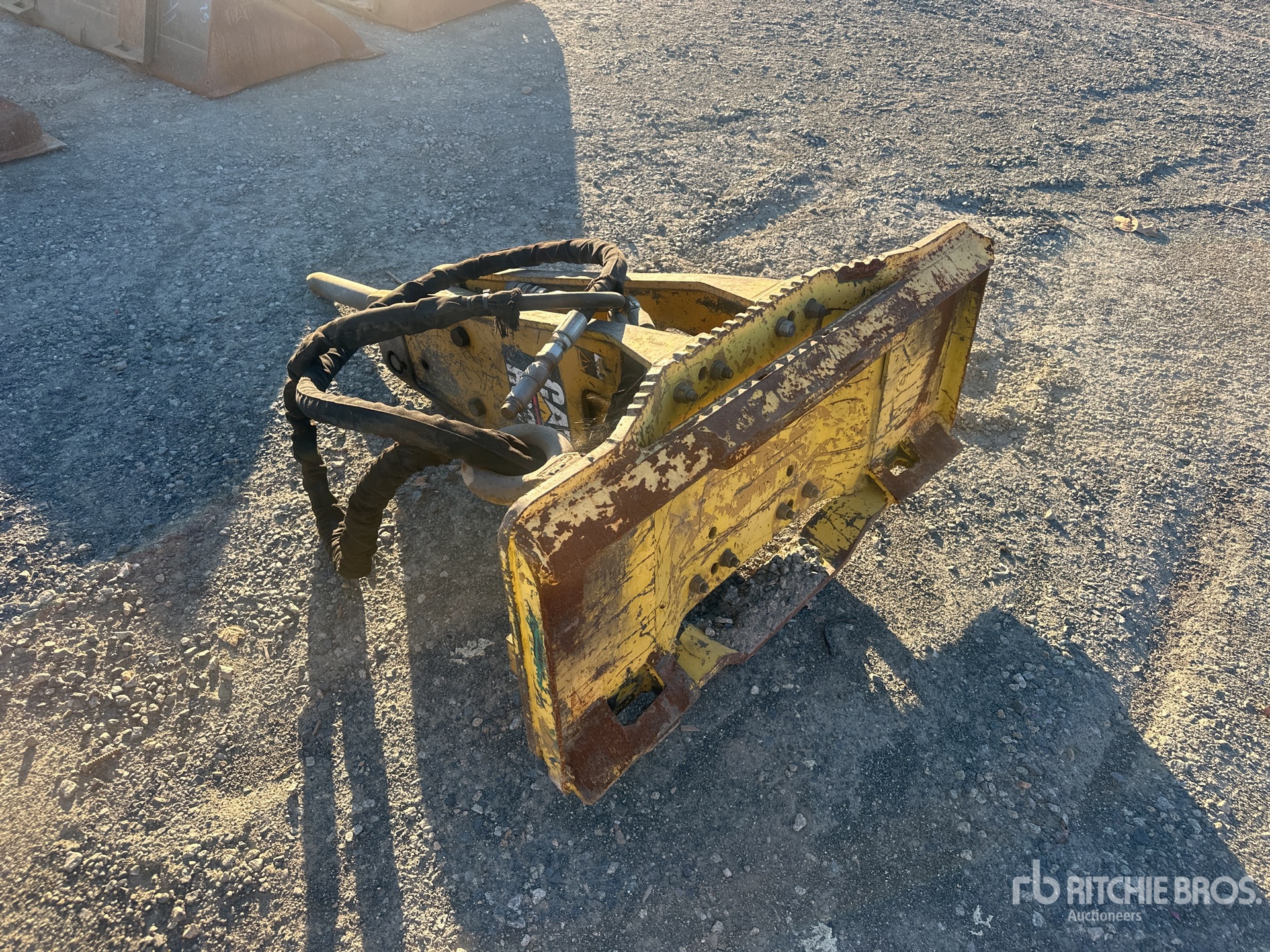 General Appearance with Bild, Ecke hinten links